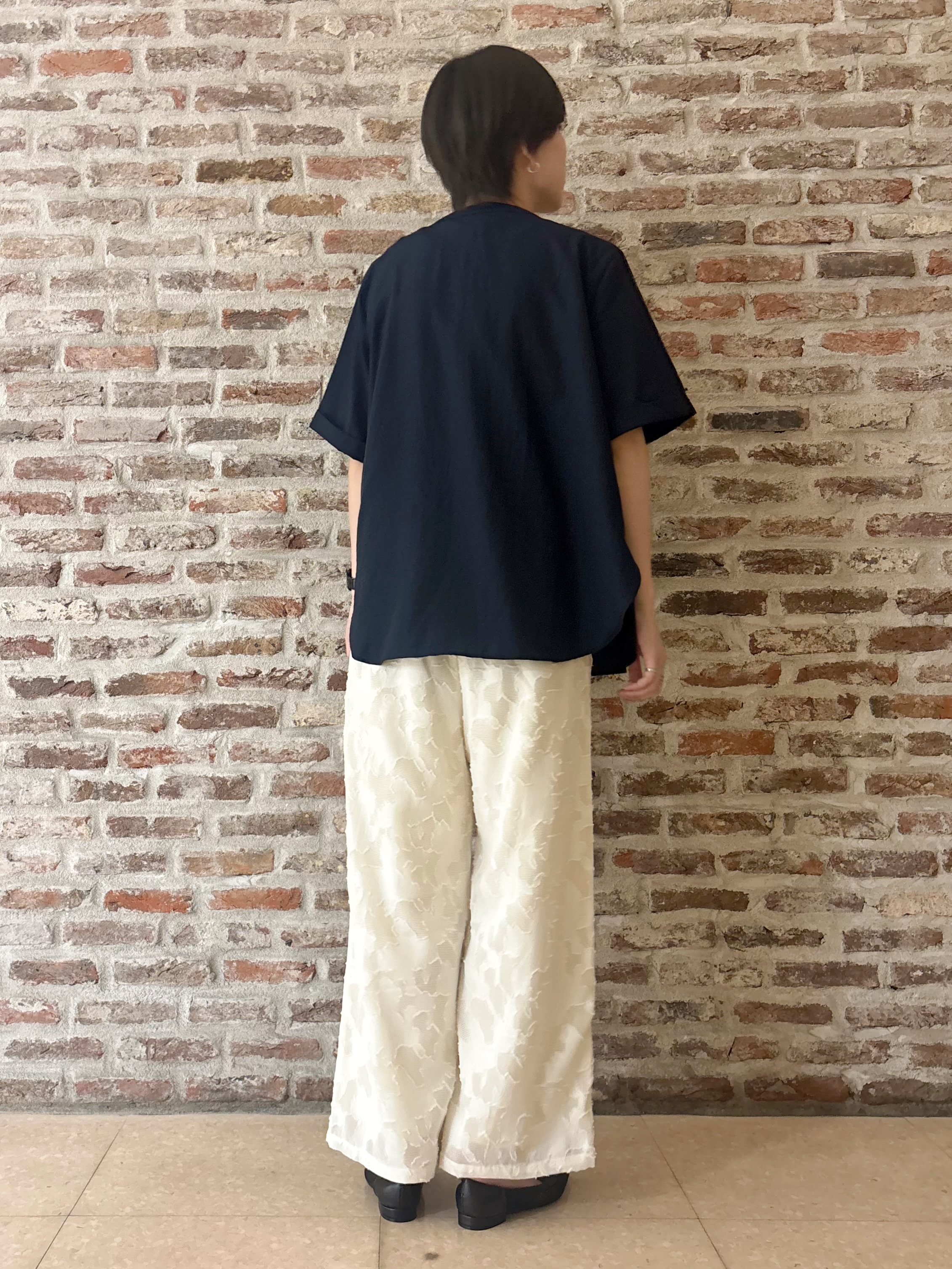 しばさんの「THE SHOP TK｜【M-XL/さりげなく二の腕カバー】5分袖Wポケットシャツ」を使ったコーディネート