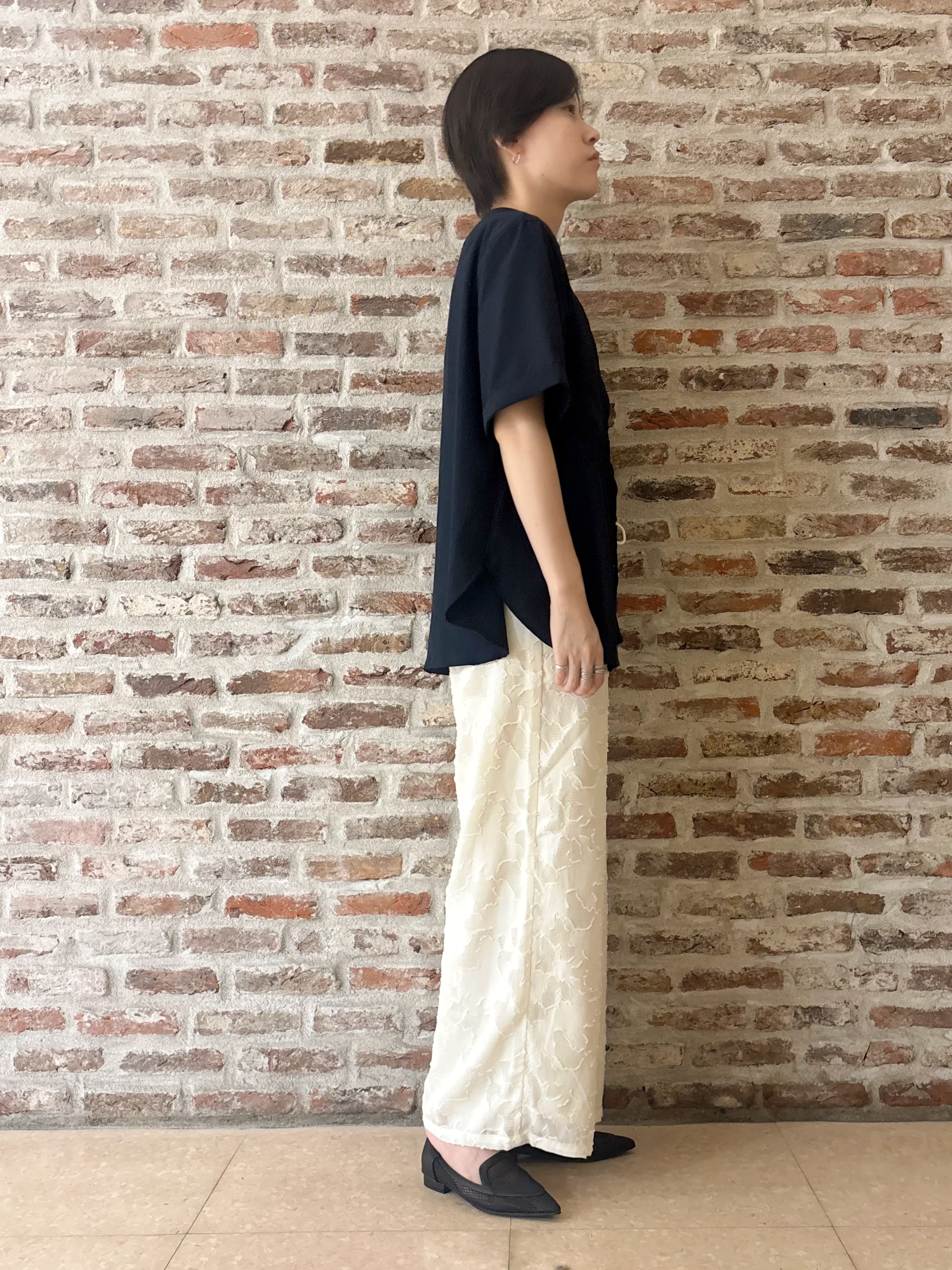 しばさんの「THE SHOP TK｜【M-XL/さりげなく二の腕カバー】5分袖Wポケットシャツ」を使ったコーディネート