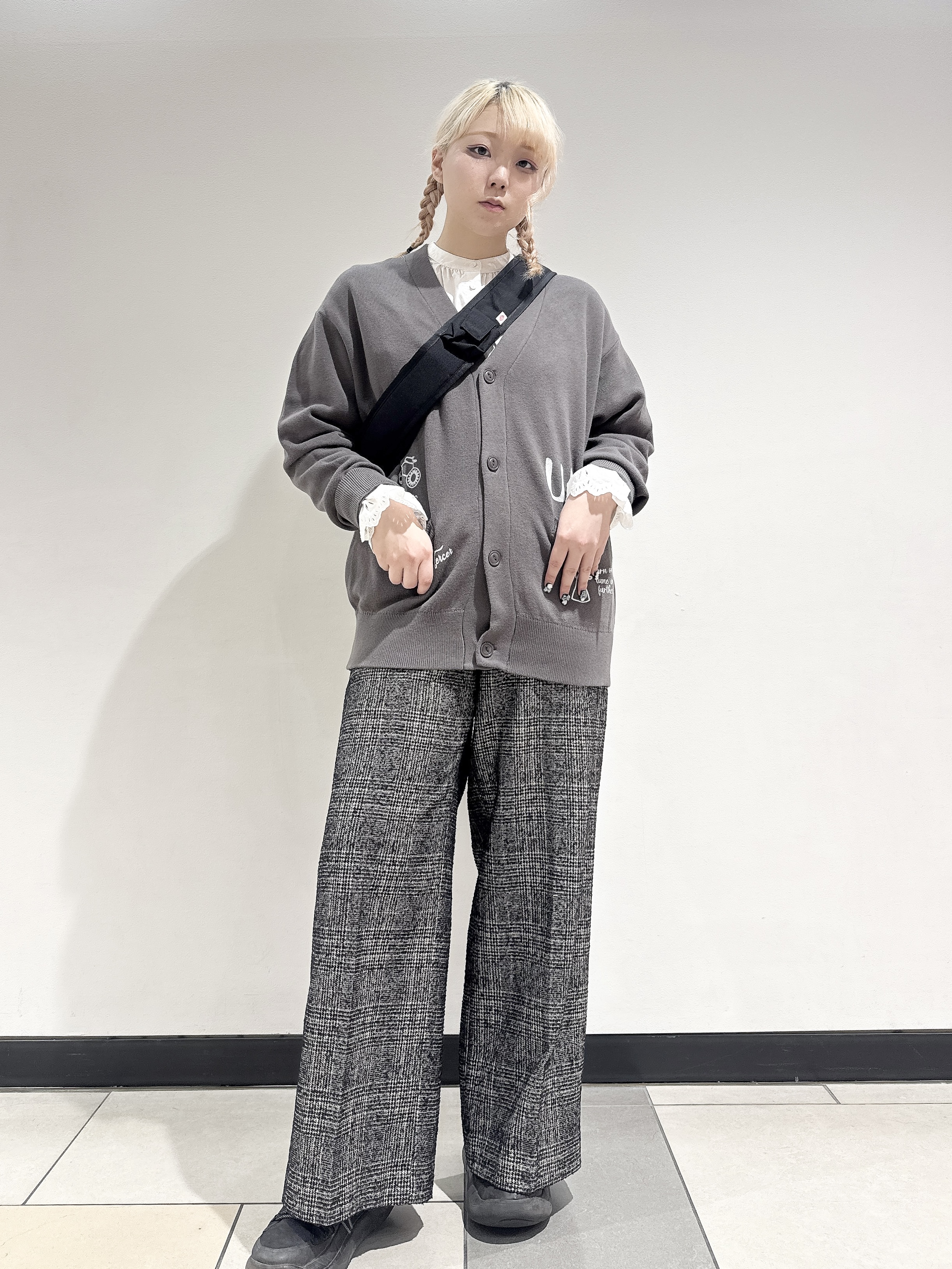 なかもとあきさんの「DRESSTERIOR｜エンブロイダリーカフスシャツ」を使ったコーディネート