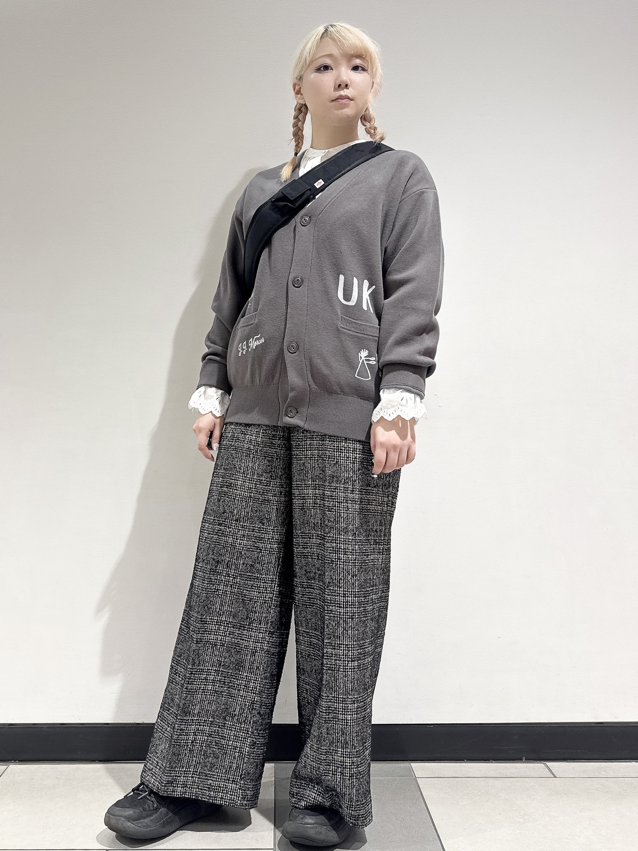 なかもとあきさんの「DRESSTERIOR｜エンブロイダリーカフスシャツ」を使ったコーディネート