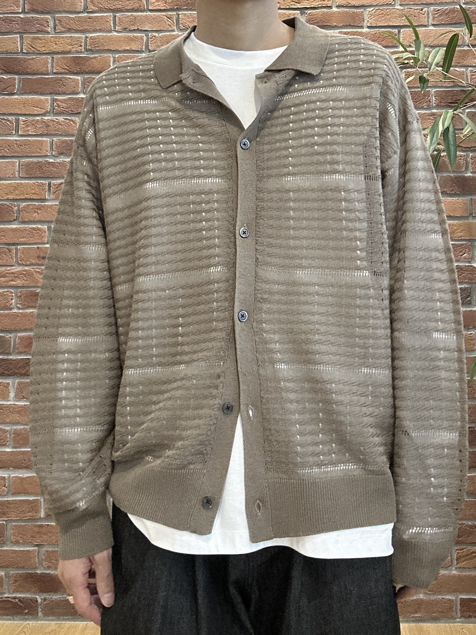 ドイさんの「tk.TAKEO KIKUCHI｜【色褪せしにくいデニム】Comfy Fadeless Denim Seriesワイドストレートデニム」を使ったコーディネート
