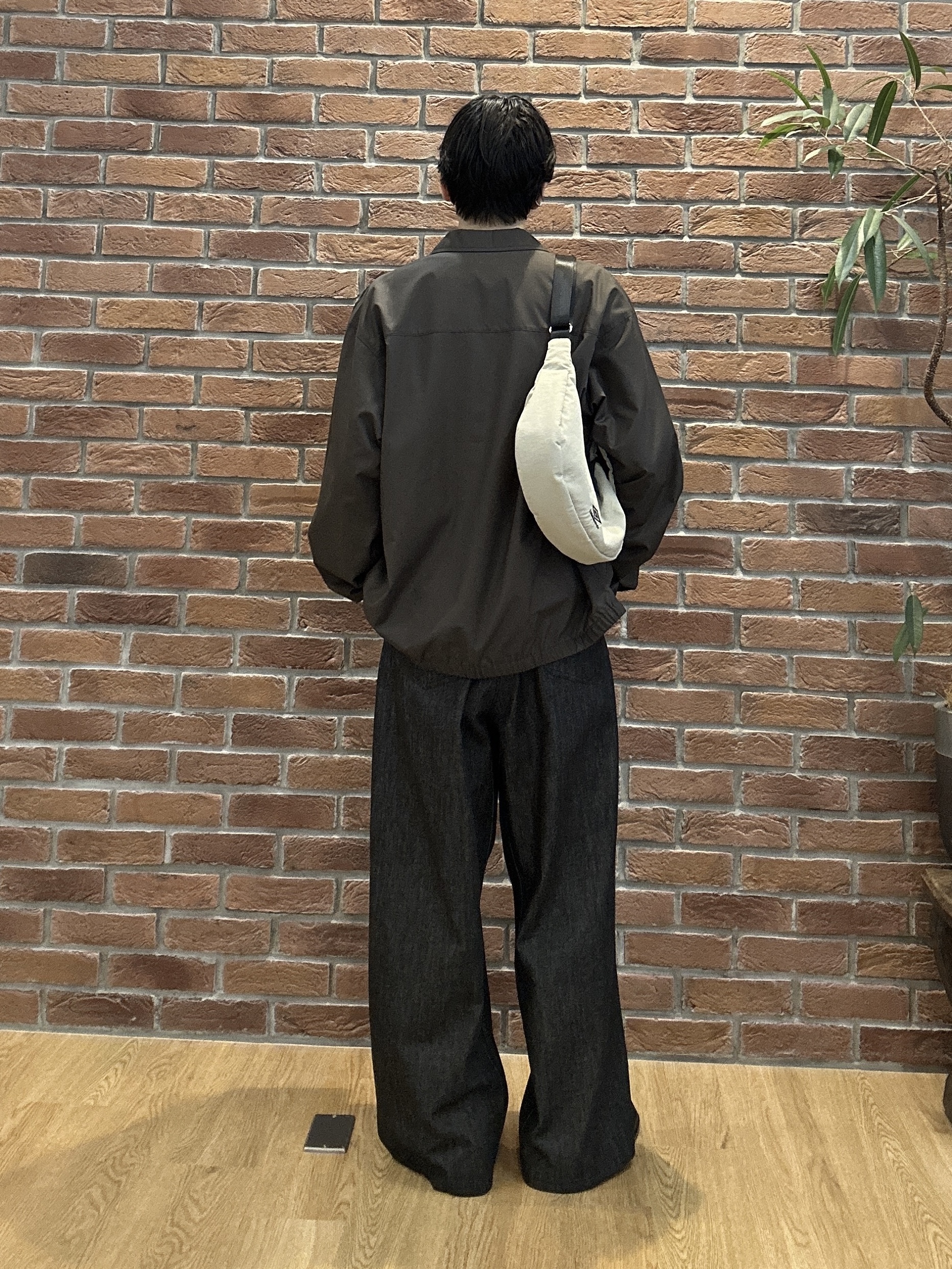 ドイさんの「tk.TAKEO KIKUCHI｜【色褪せしにくいデニム】Comfy Fadeless Denim Seriesワイドストレートデニム」を使ったコーディネート