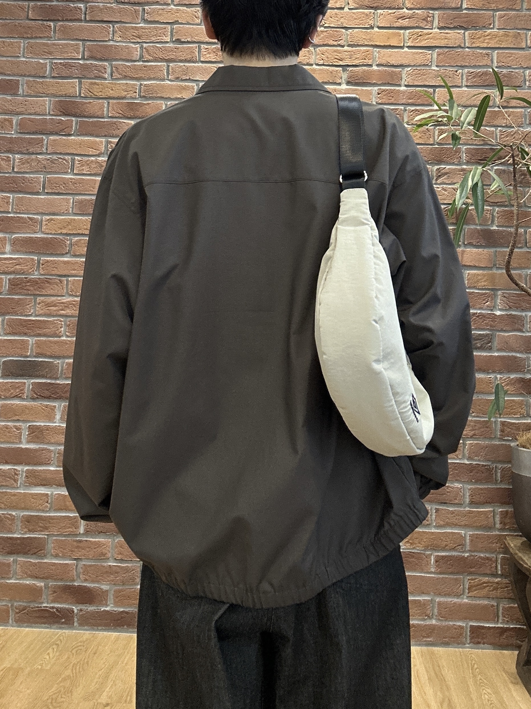 ドイさんの「tk.TAKEO KIKUCHI｜【色褪せしにくいデニム】Comfy Fadeless Denim Seriesワイドストレートデニム」を使ったコーディネート