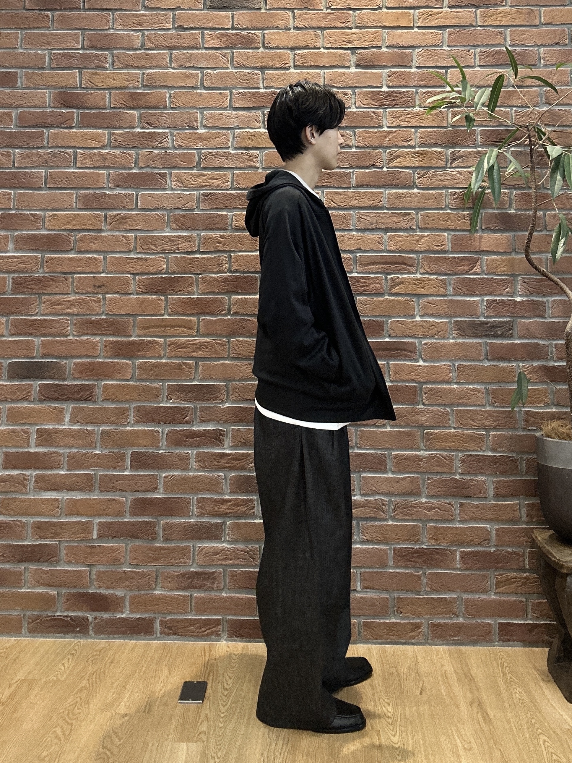 ドイさんの「tk.TAKEO KIKUCHI｜【色褪せしにくいデニム】Comfy Fadeless Denim Seriesワイドストレートデニム」を使ったコーディネート