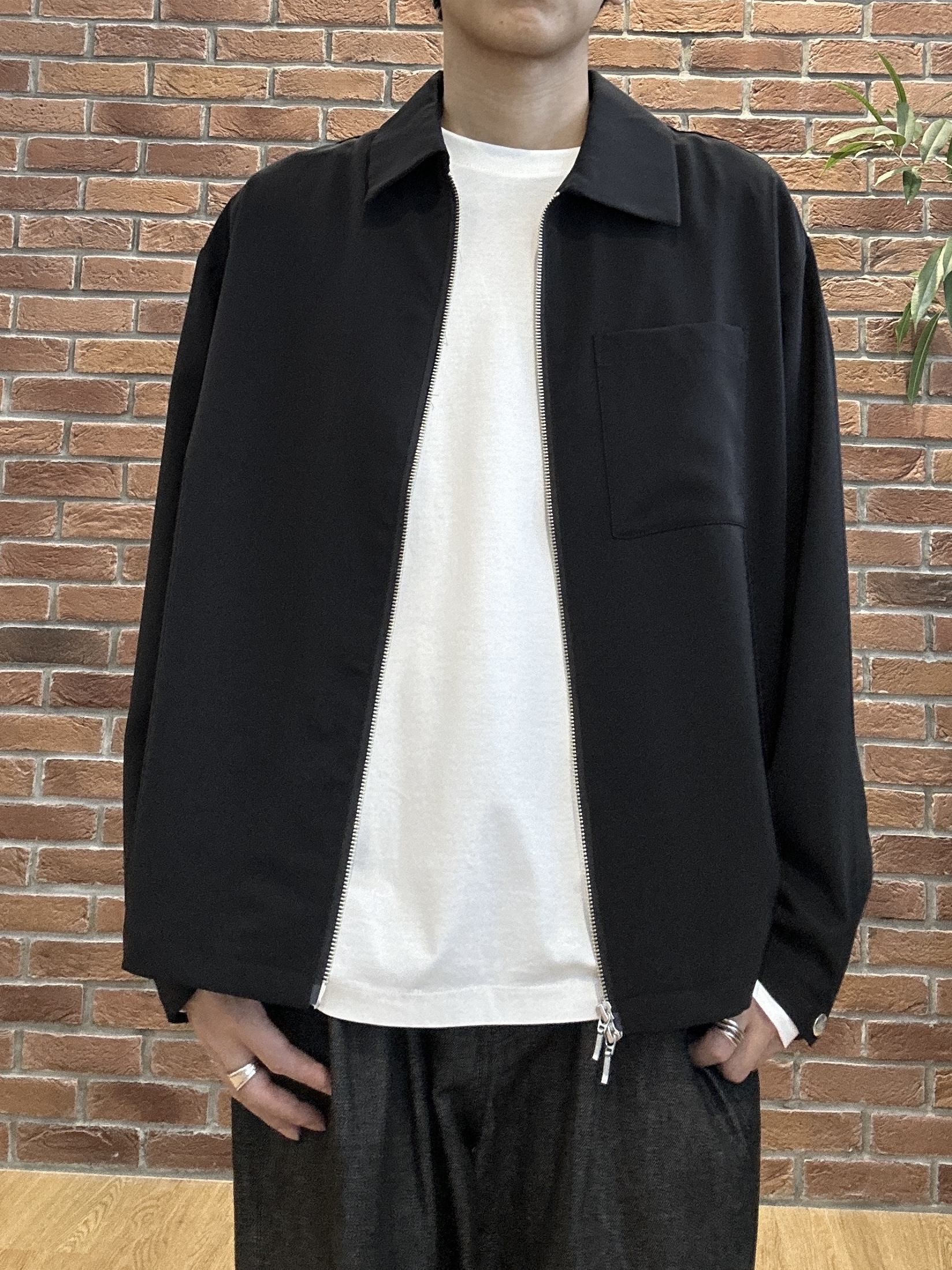ドイさんの「tk.TAKEO KIKUCHI｜【色褪せしにくいデニム】Comfy Fadeless Denim Seriesワイドストレートデニム」を使ったコーディネート