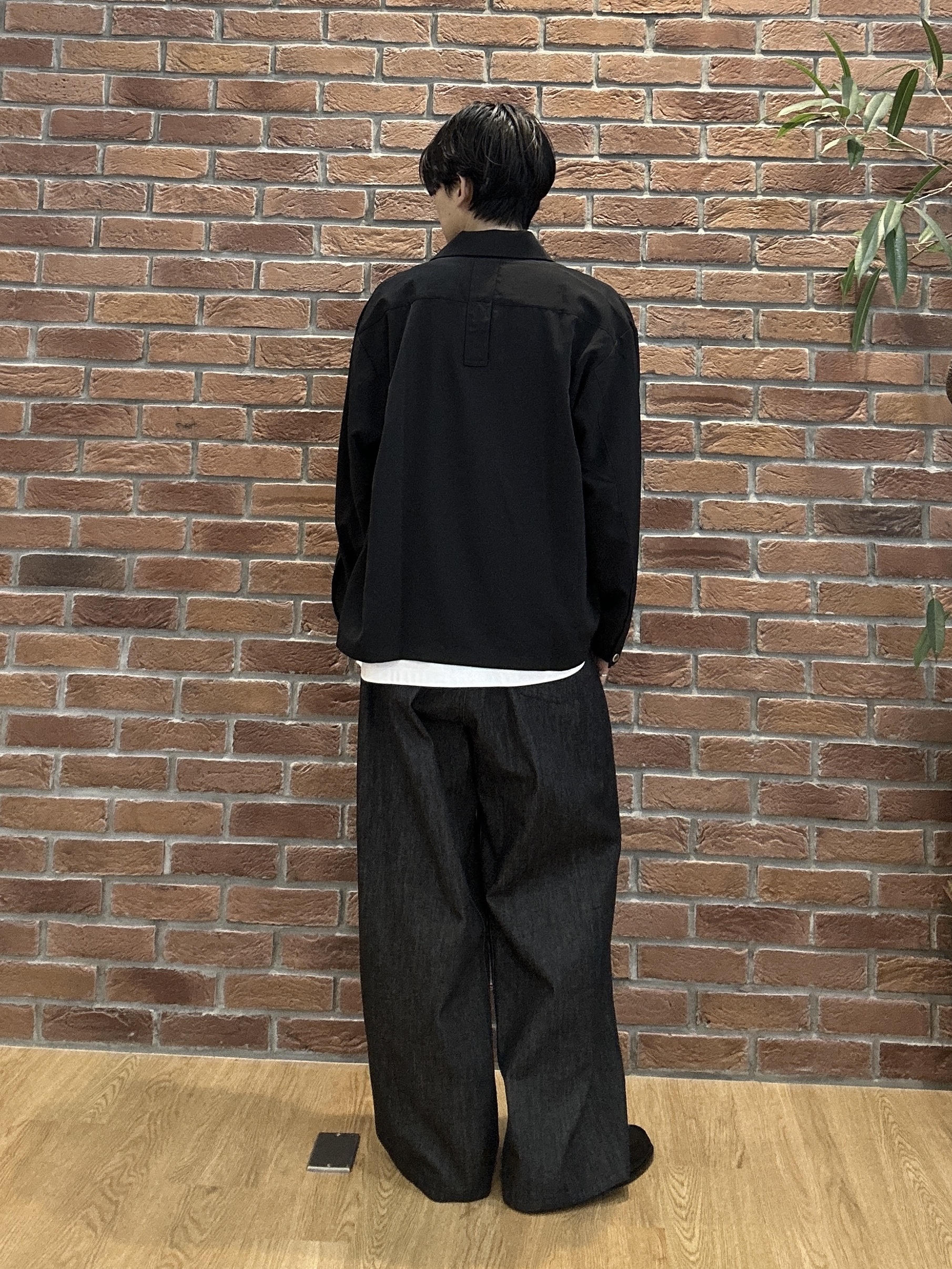 ドイさんの「tk.TAKEO KIKUCHI｜【色褪せしにくいデニム】Comfy Fadeless Denim Seriesワイドストレートデニム」を使ったコーディネート