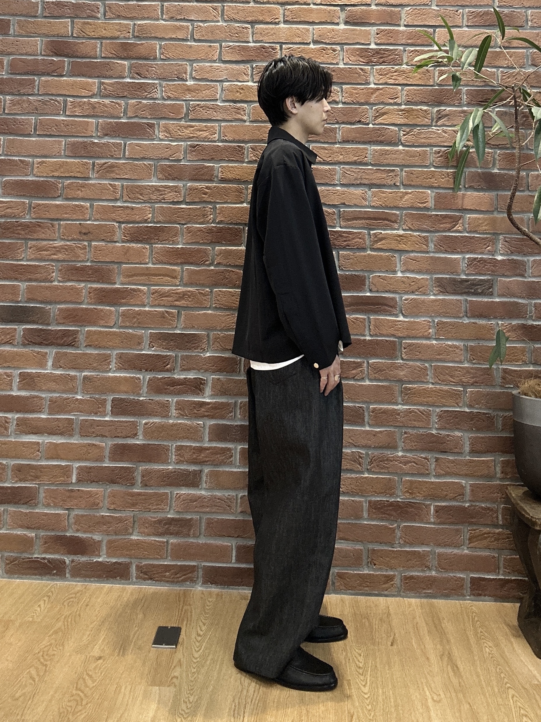 ドイさんの「tk.TAKEO KIKUCHI｜【色褪せしにくいデニム】Comfy Fadeless Denim Seriesワイドストレートデニム」を使ったコーディネート