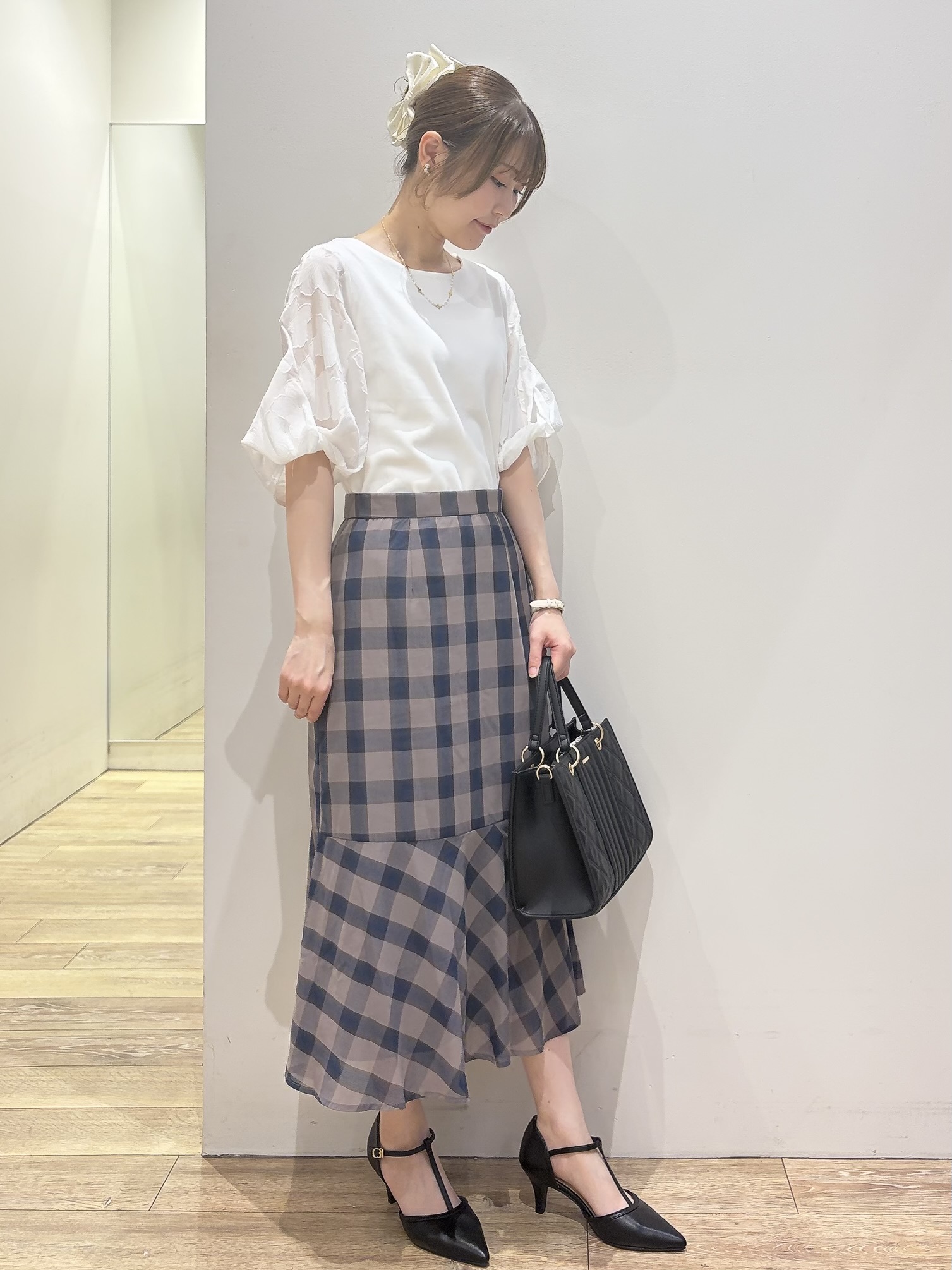 MOMOさんの「index｜【接触冷感／UVケア】ジャカードドッキングスリーブトップス《洗濯機OK》」を使ったコーディネート