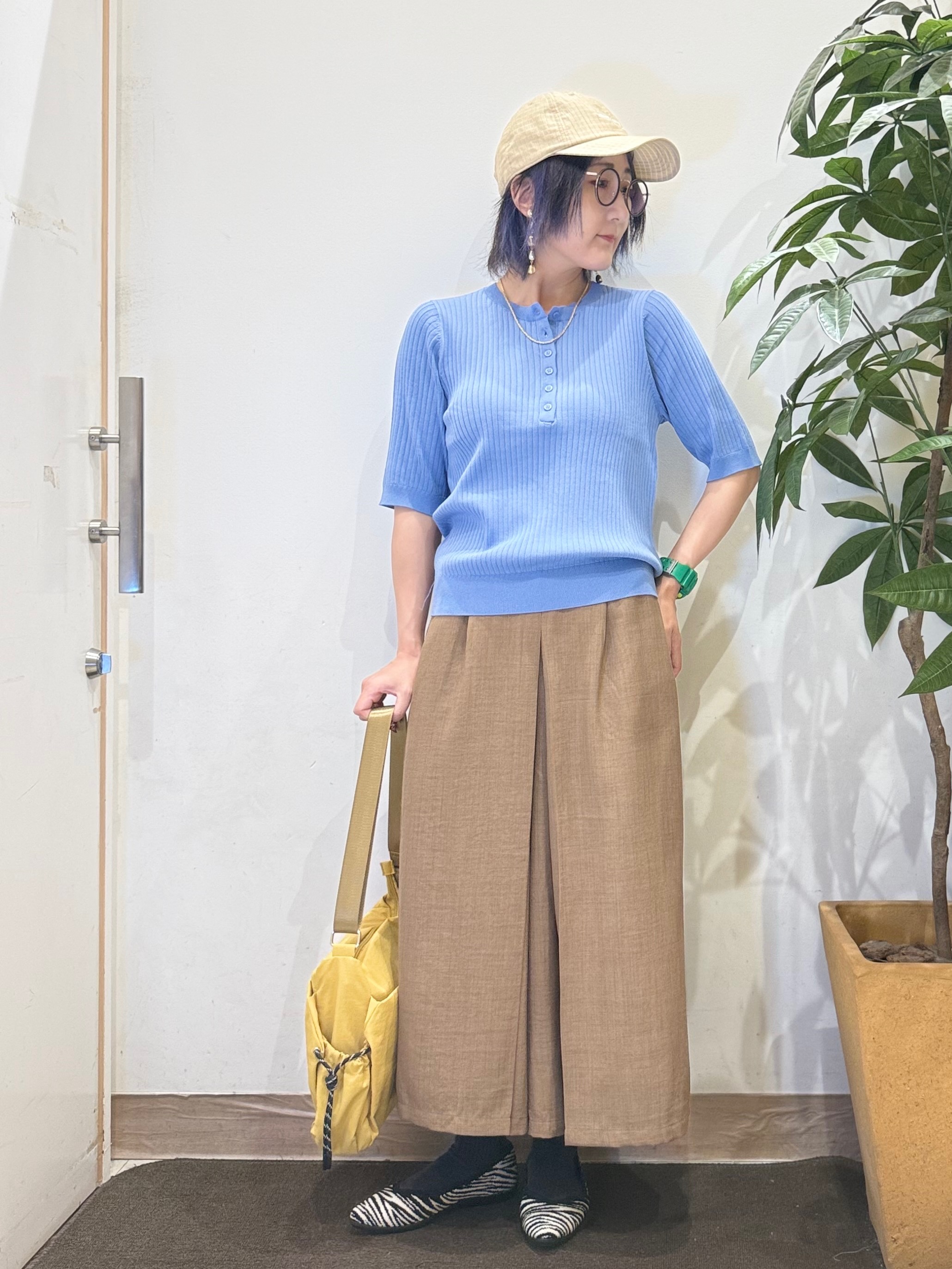misakiさんの「SHOO･LA･RUE｜【S-LL】抜け感ある着こなしに ヘンリーネック リブニット」を使ったコーディネート