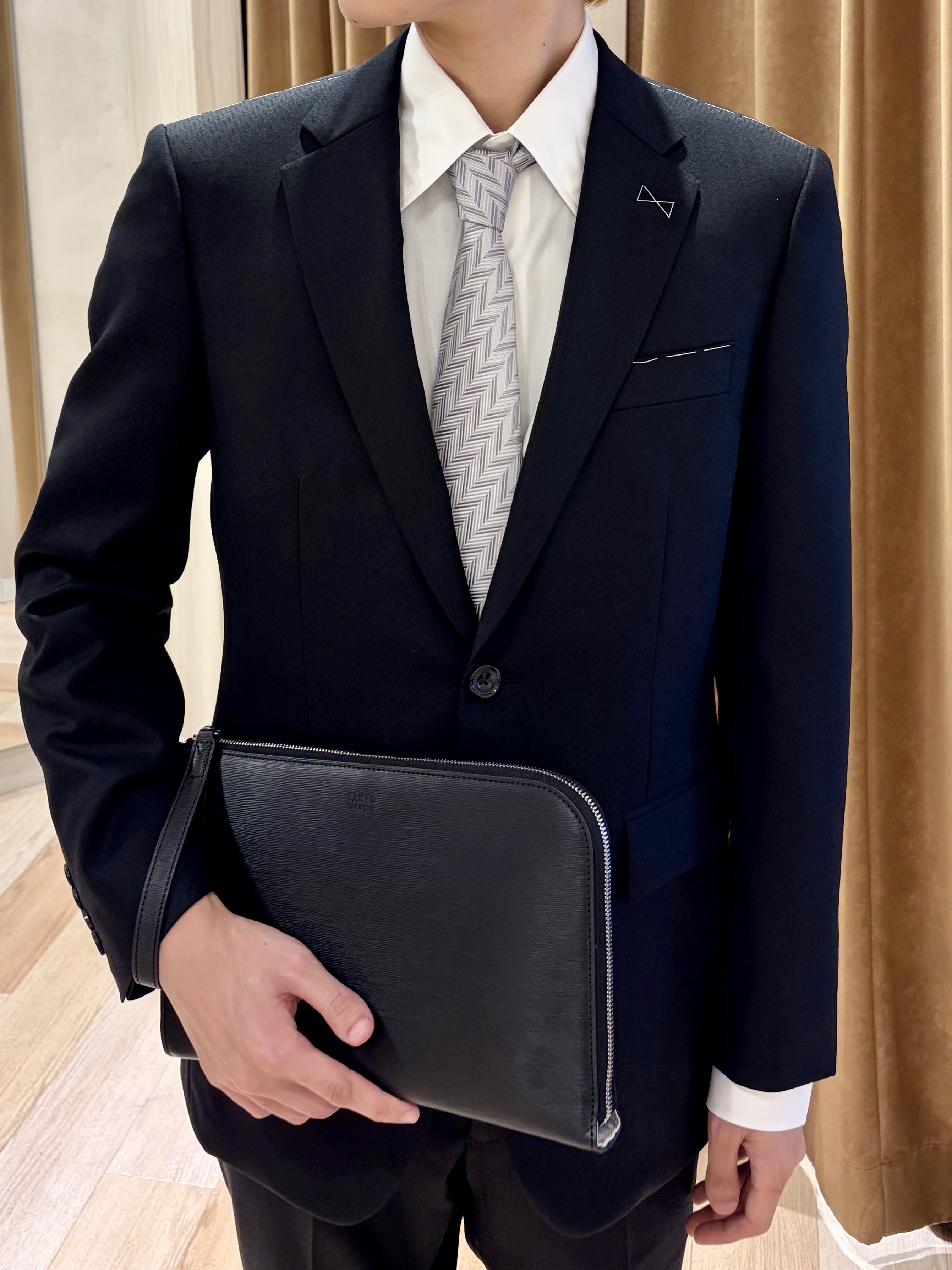阿部智春さんの「TAKEO KIKUCHI｜【Made in JAPAN】矢絣（やがすり）スーツ／スリーピース対応」を使ったコーディネート