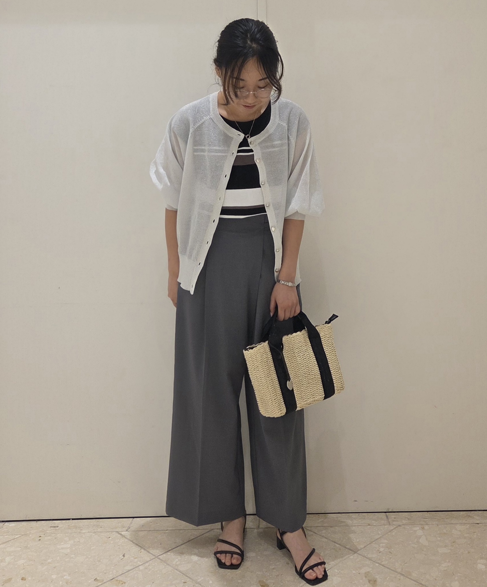 Sumiさんの「OPAQUE.CLIP｜【接触冷感】シアーラメドルマンショートカーディガン《洗濯機OK》」を使ったコーディネート