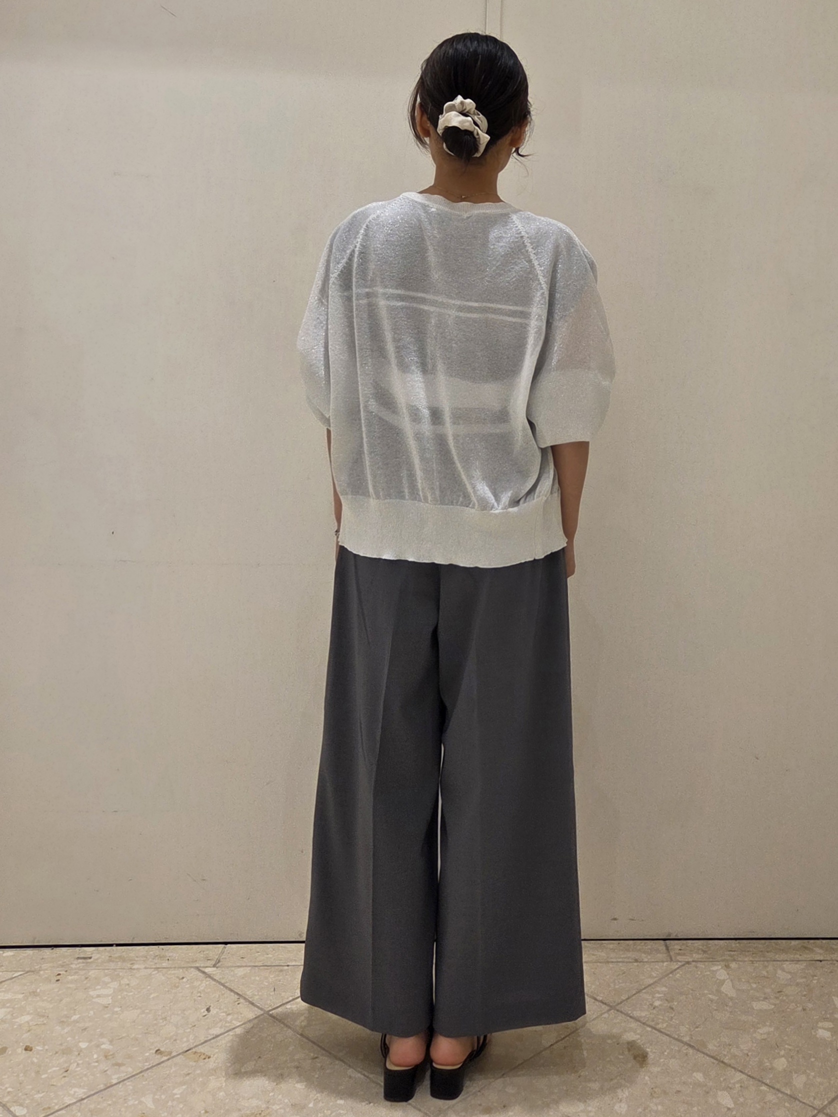 Sumiさんの「OPAQUE.CLIP｜【接触冷感】シアーラメドルマンショートカーディガン《洗濯機OK》」を使ったコーディネート