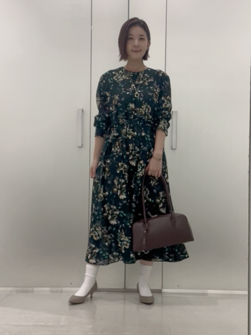 まどかさんの「UNTITLED｜フラワープリントワンピース」を使ったコーディネート
