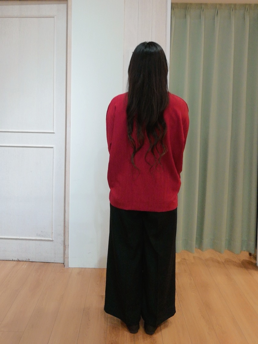 あきなさんの「SHOO･LA･RUE｜【インせず着られる/洗濯後しわになりにくい】しぼしぼドルマンブラウス」を使ったコーディネート