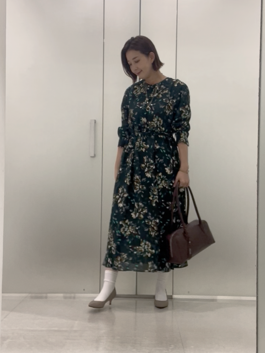 まどかさんの「UNTITLED｜フラワープリントワンピース」を使ったコーディネート