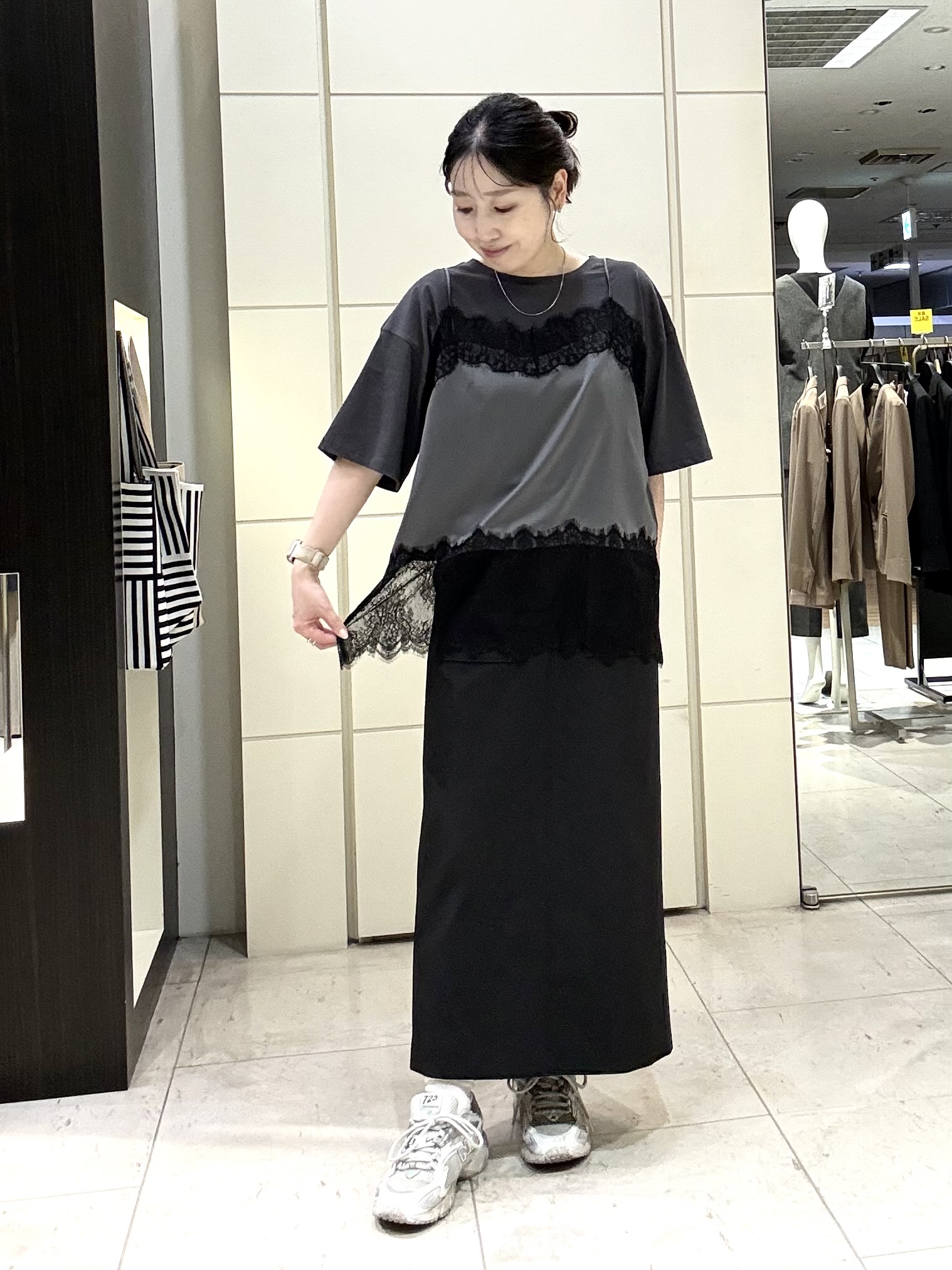 mori.さんの「UNTITLED｜【1枚でもセットでも】レースキャミ付きプルオーバー」を使ったコーディネート