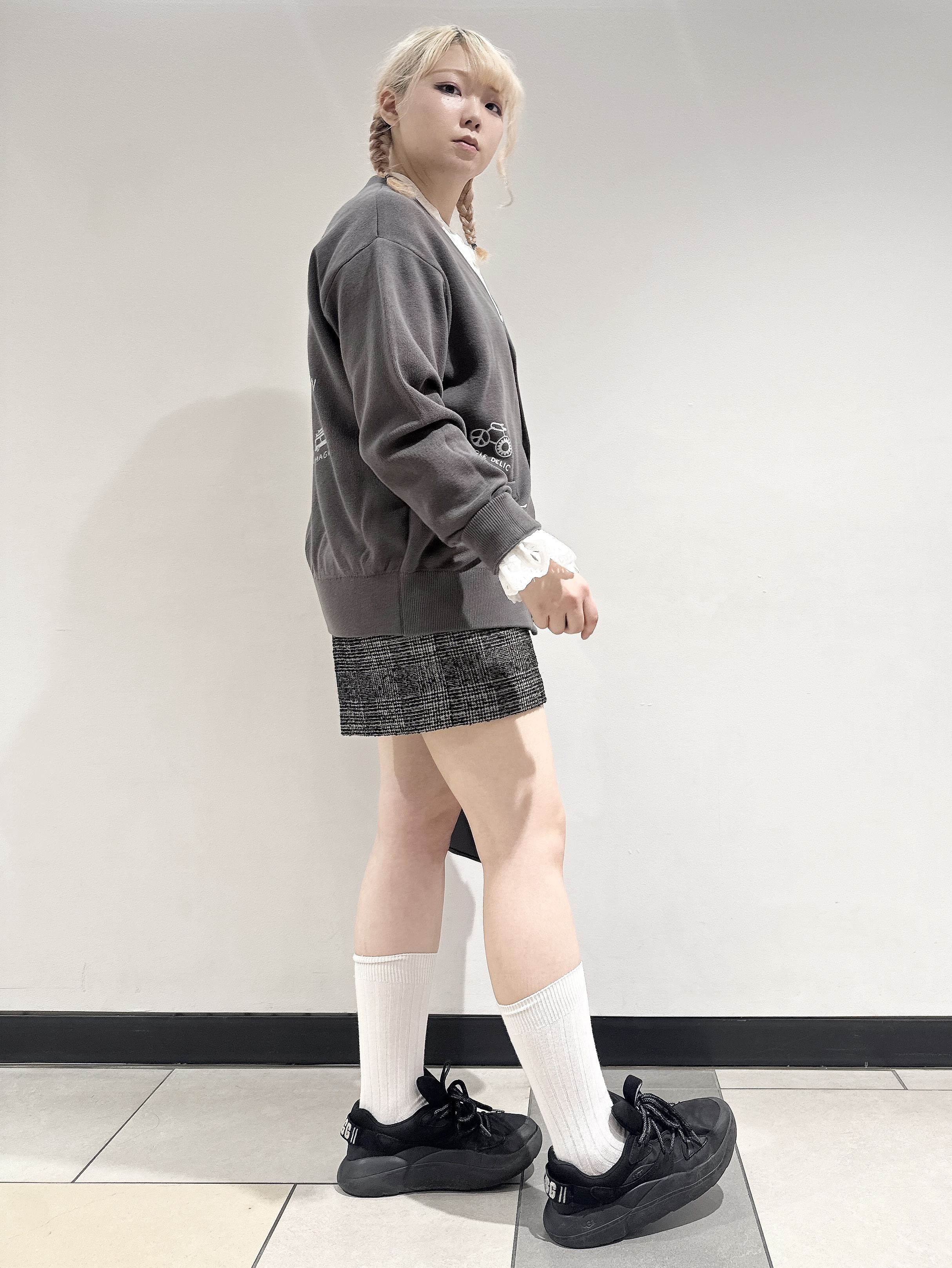 なかもとあきさんの「DRESSTERIOR｜エンブロイダリーカフスシャツ」を使ったコーディネート