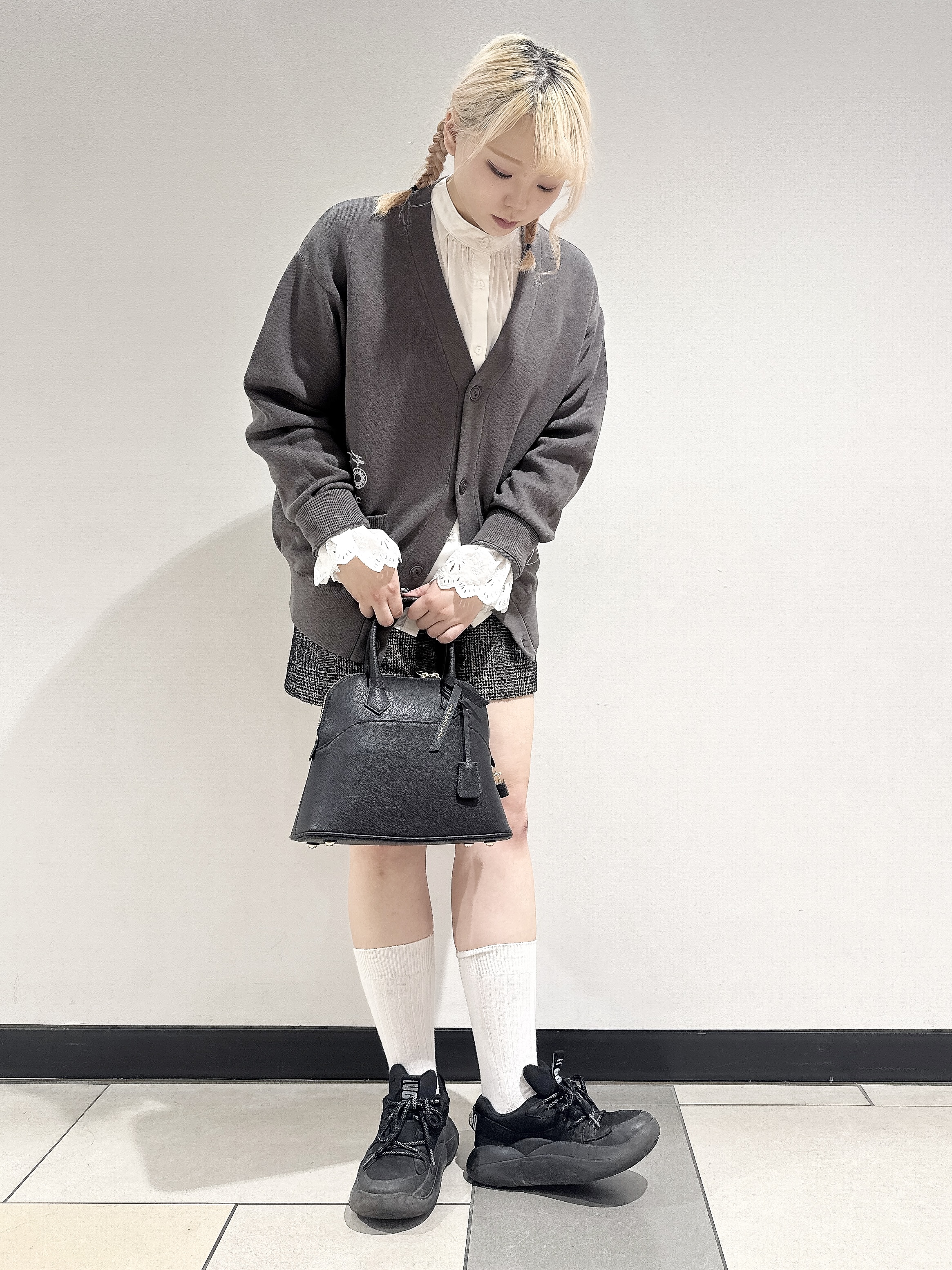 なかもとあきさんの「DRESSTERIOR｜エンブロイダリーカフスシャツ」を使ったコーディネート