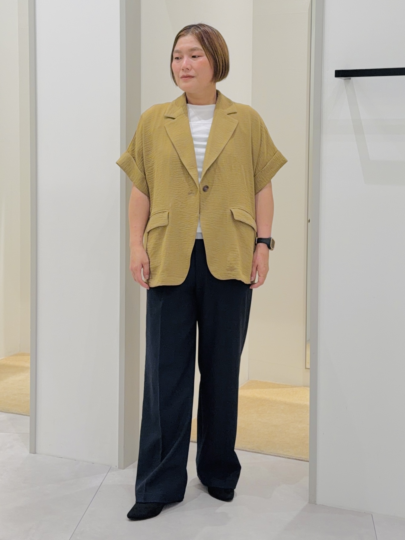 タナさんの「THE SHOP TK｜【ひんやり/吸水速乾/UV/防しわ】ON/OFFどちらにも 軽やか半袖ジャケット」を使ったコーディネート