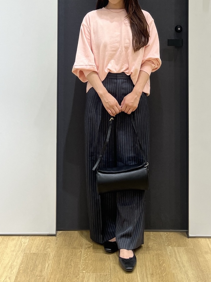 Minaさんの「Dessin｜フォルムスリーブミニ裏毛プルオーバー」を使ったコーディネート