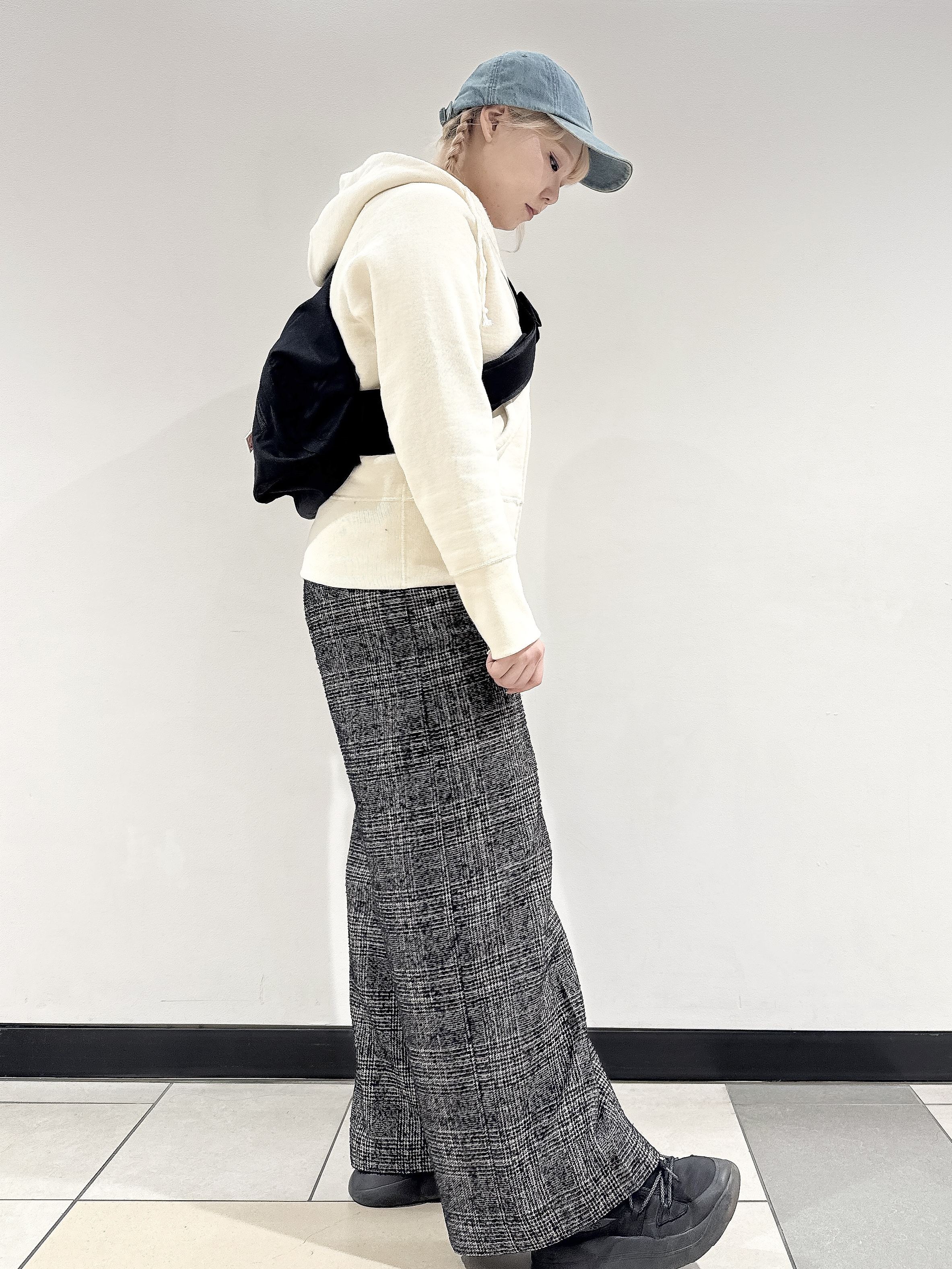 なかもとあきさんの「DRESSTERIOR｜デキシー吊裏毛ジップアップパーカ」を使ったコーディネート