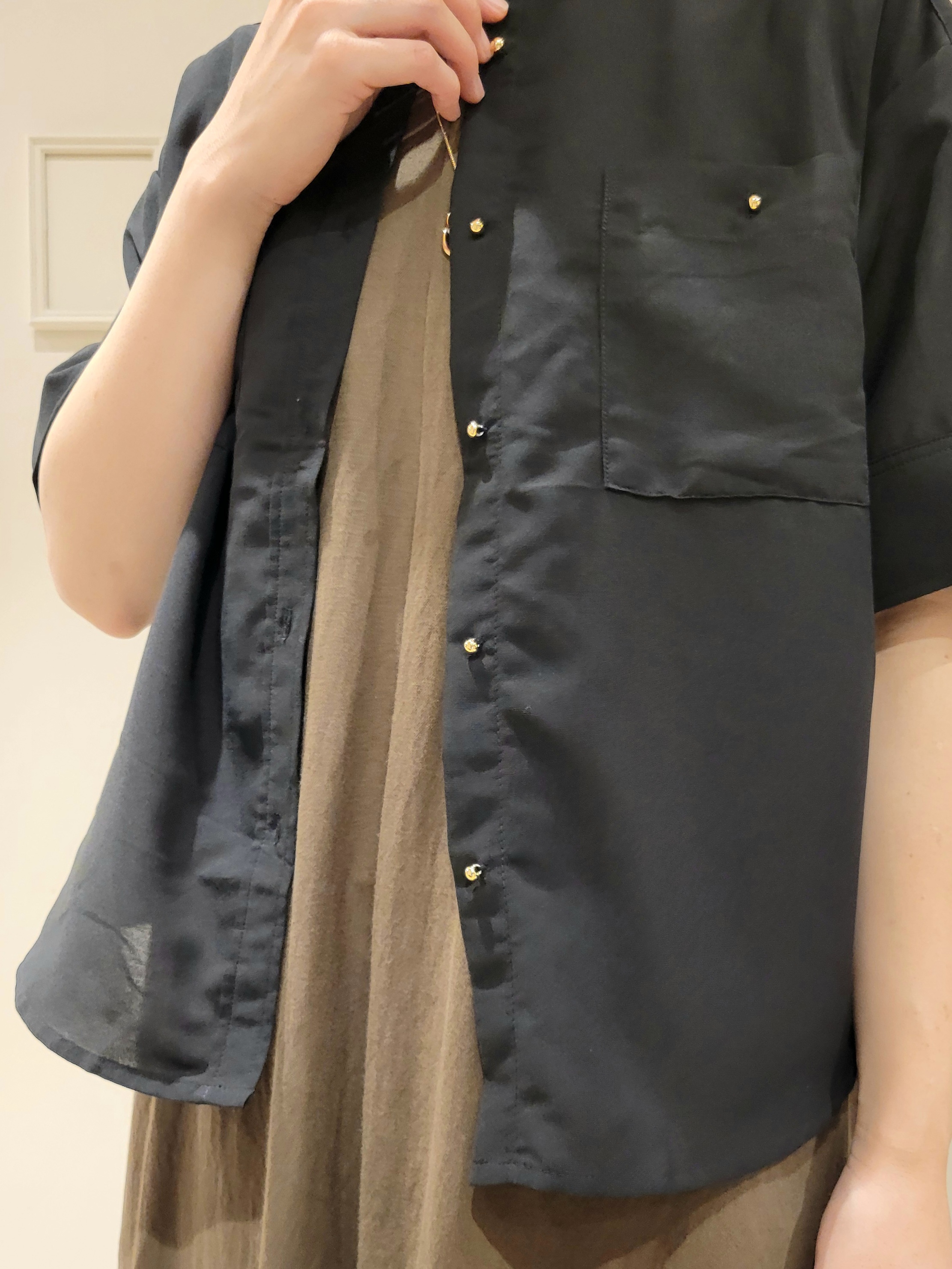 いそさんの「grove｜【低身長さんも選べる着丈】モクロディフレンチワンピース」を使ったコーディネート