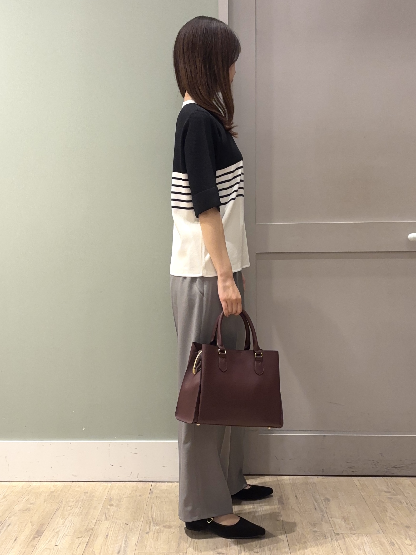 しばみさんの「grove｜新色追加！【シリーズ累計36万枚/名品ニット】やわらかドライタッチ 袖メッシュ編みニット」を使ったコーディネート