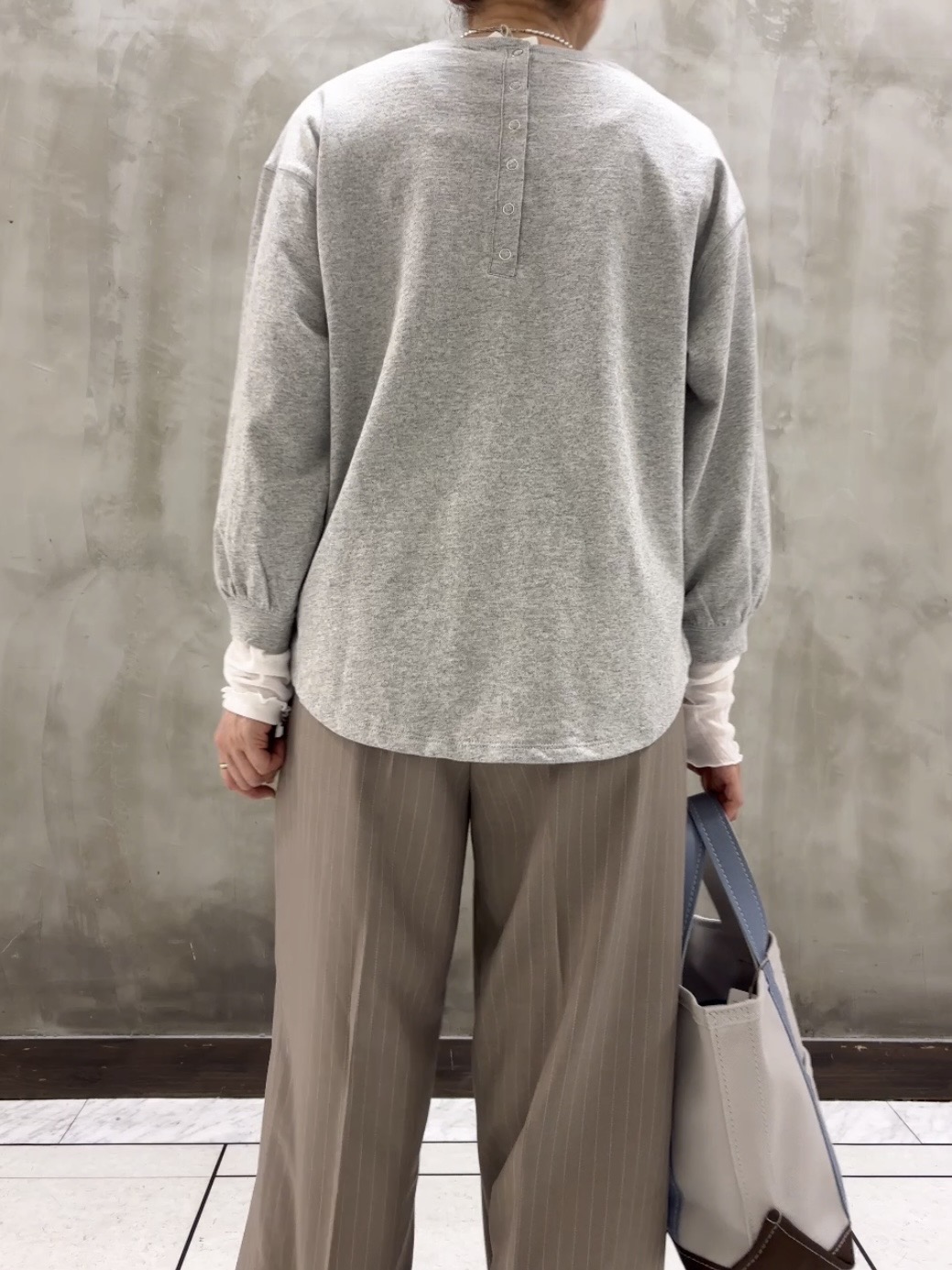 Yasucoさんの「Dessin｜バックヘンリーカットソー長袖」を使ったコーディネート
