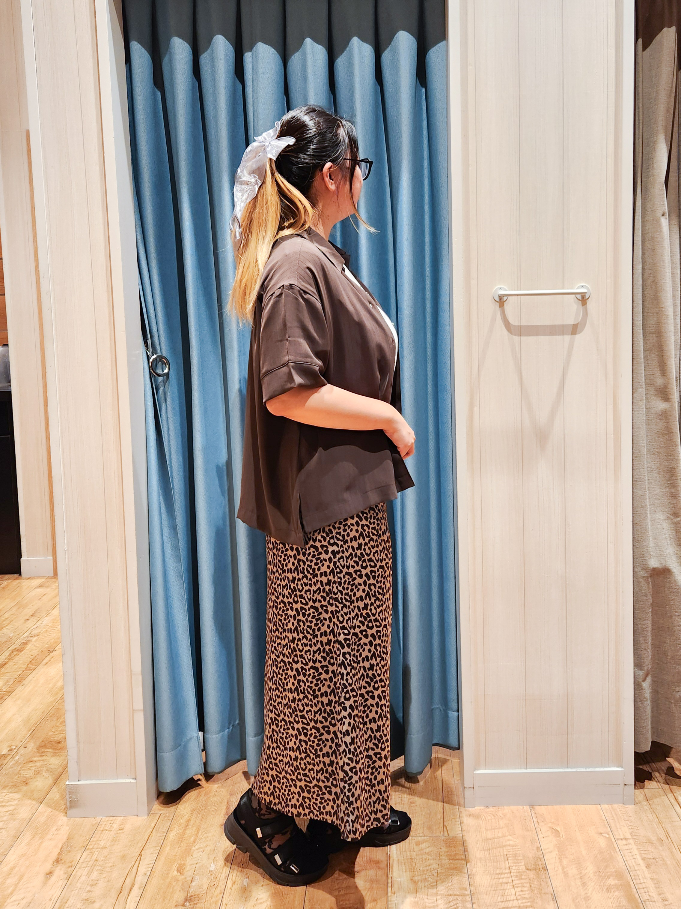 れーやんさんの「SHOO･LA･RUE｜【通気性〇/ひんやり/S-LL】洗濯後しわになりにくい とろみストライプシャツ」を使ったコーディネート