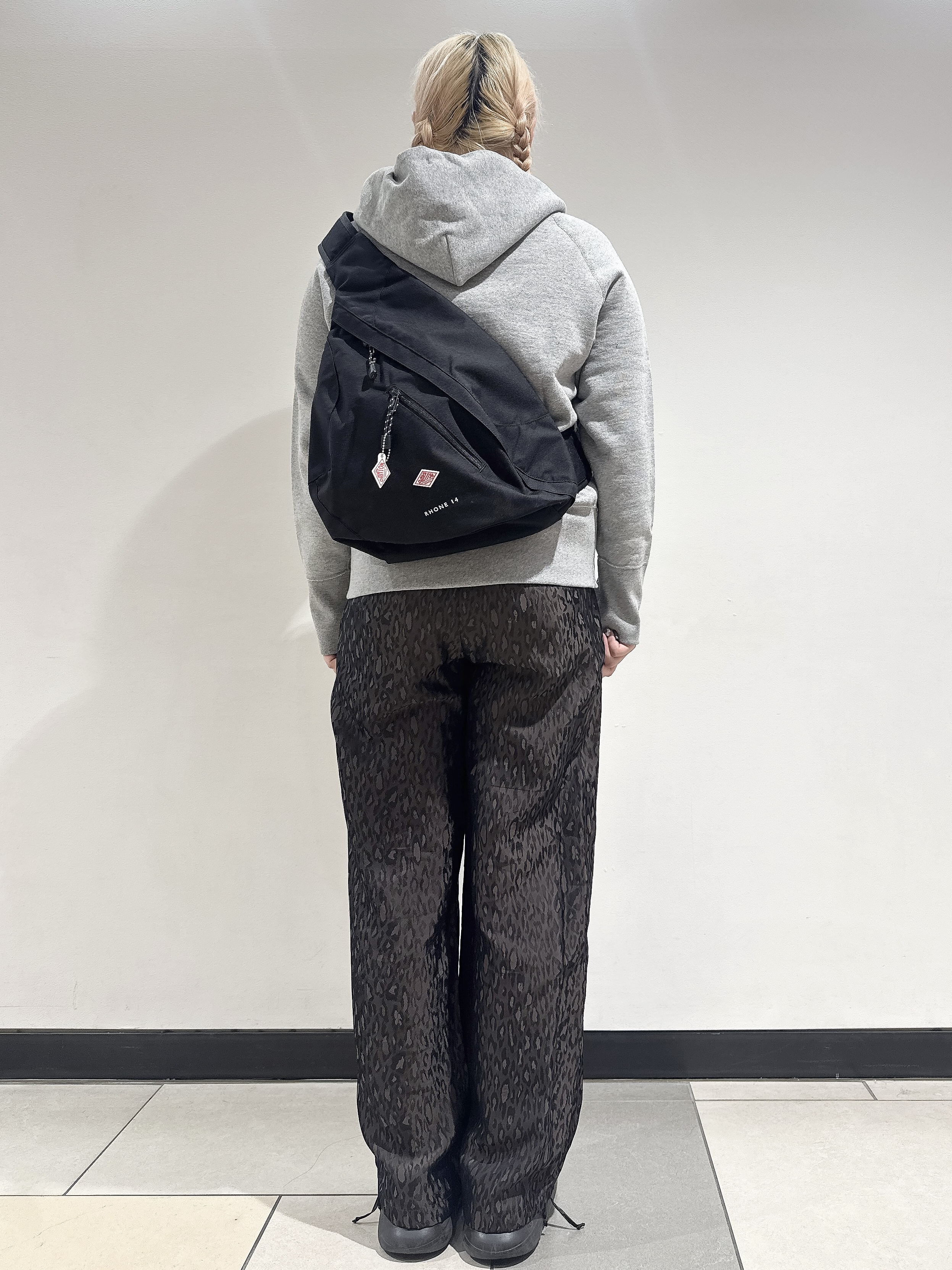 なかもとあきさんの「DRESSTERIOR｜デキシー吊裏毛ジップアップパーカ」を使ったコーディネート