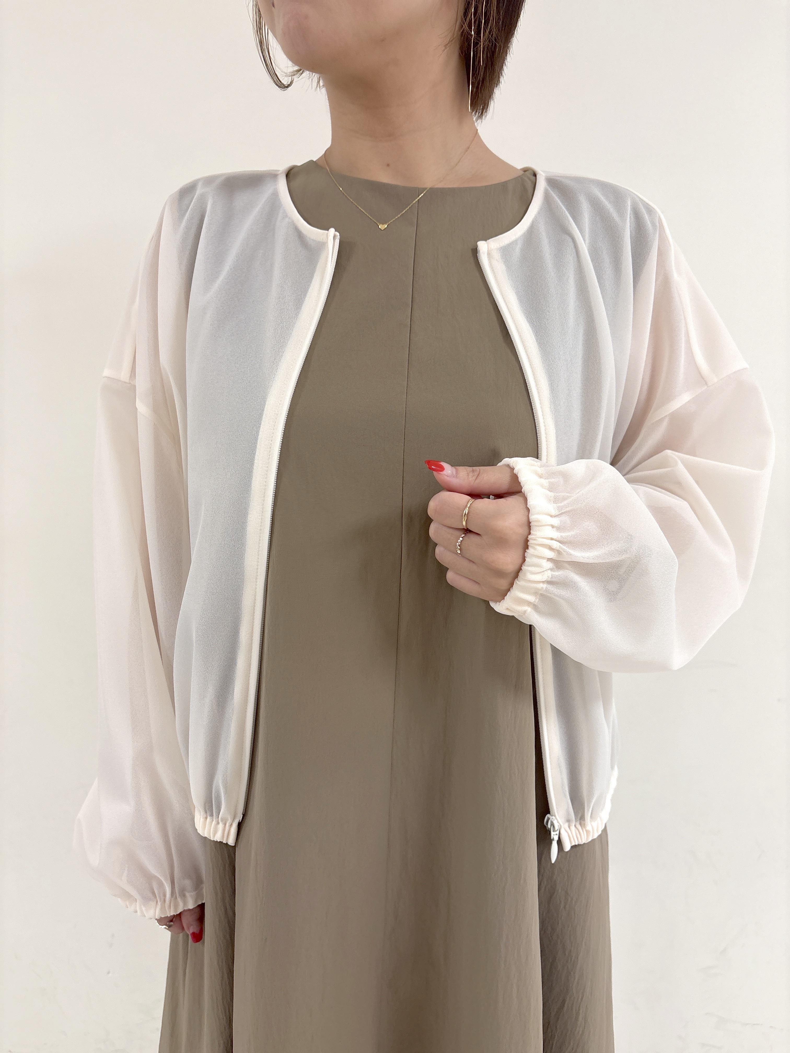 ayumiさんの「UNTITLED｜【秋羽織り/ジップ】トリコットシアーブラウス」を使ったコーディネート