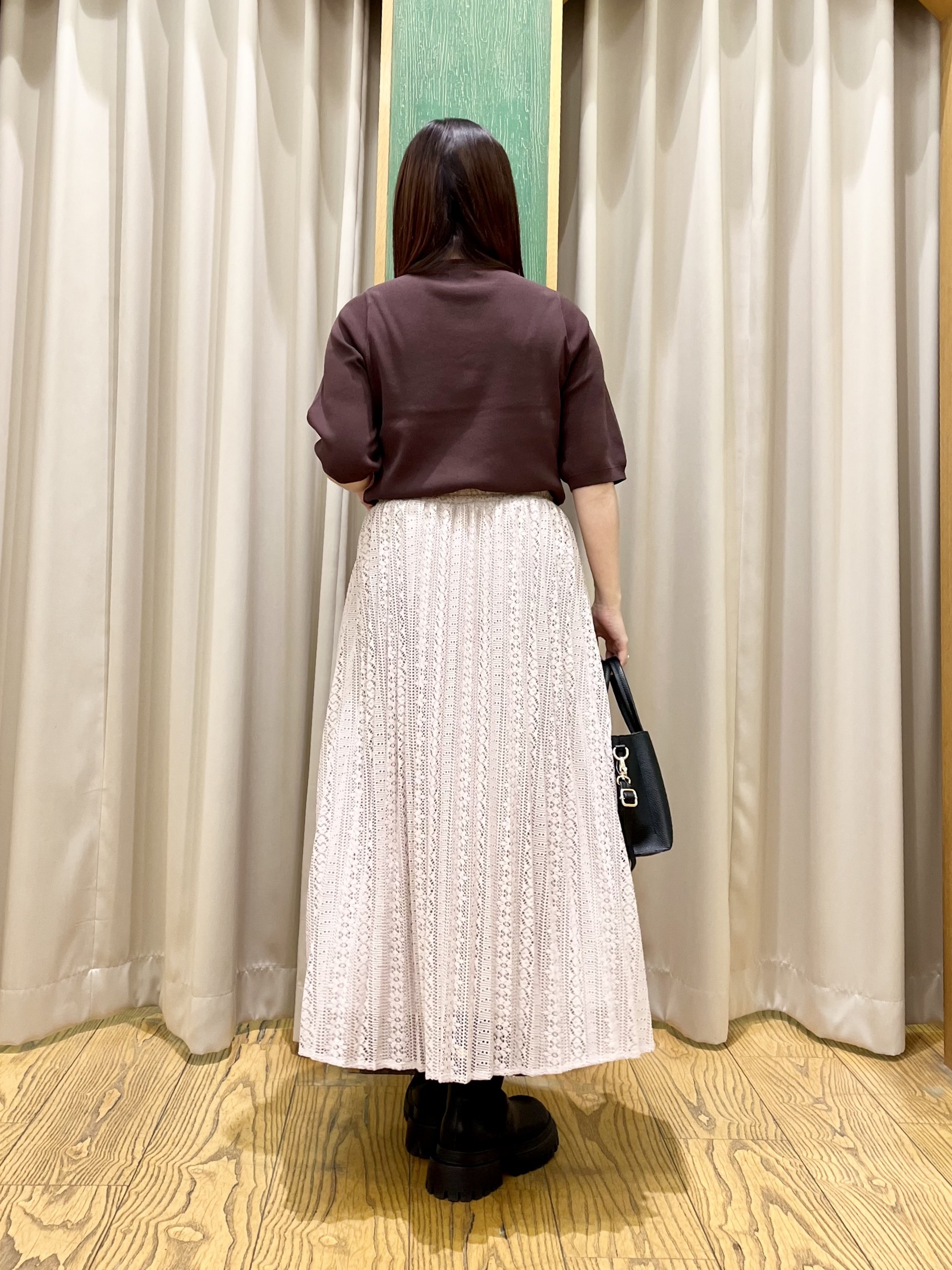 ゆっきーさんの「SHOO･LA･RUE｜【ガンガン洗える/ひんやり/UV/毛玉になりにくい】二の腕見せない 5分袖ニット」を使ったコーディネート