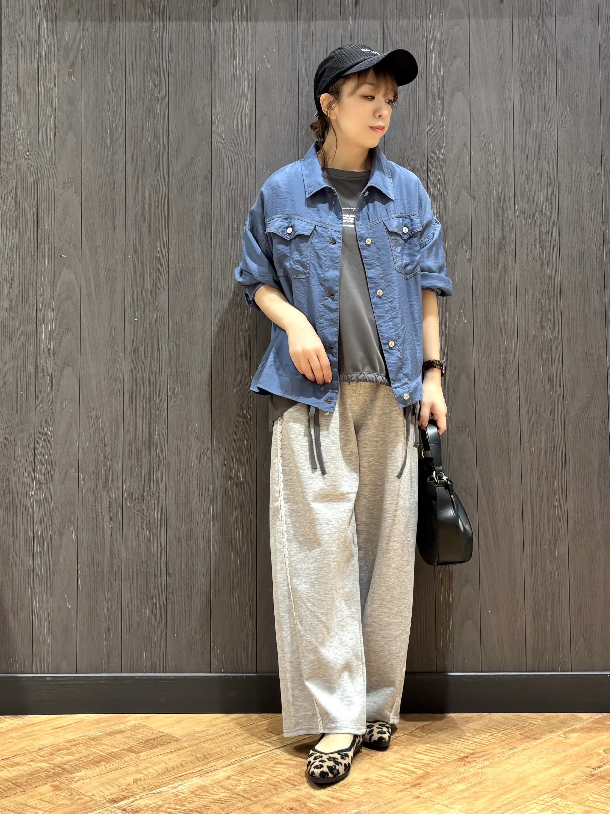 meiさんの「SHOO･LA･RUE｜【S-LL/洗濯機可】Gジャン風 軽く羽織れるシアージャケット」を使ったコーディネート