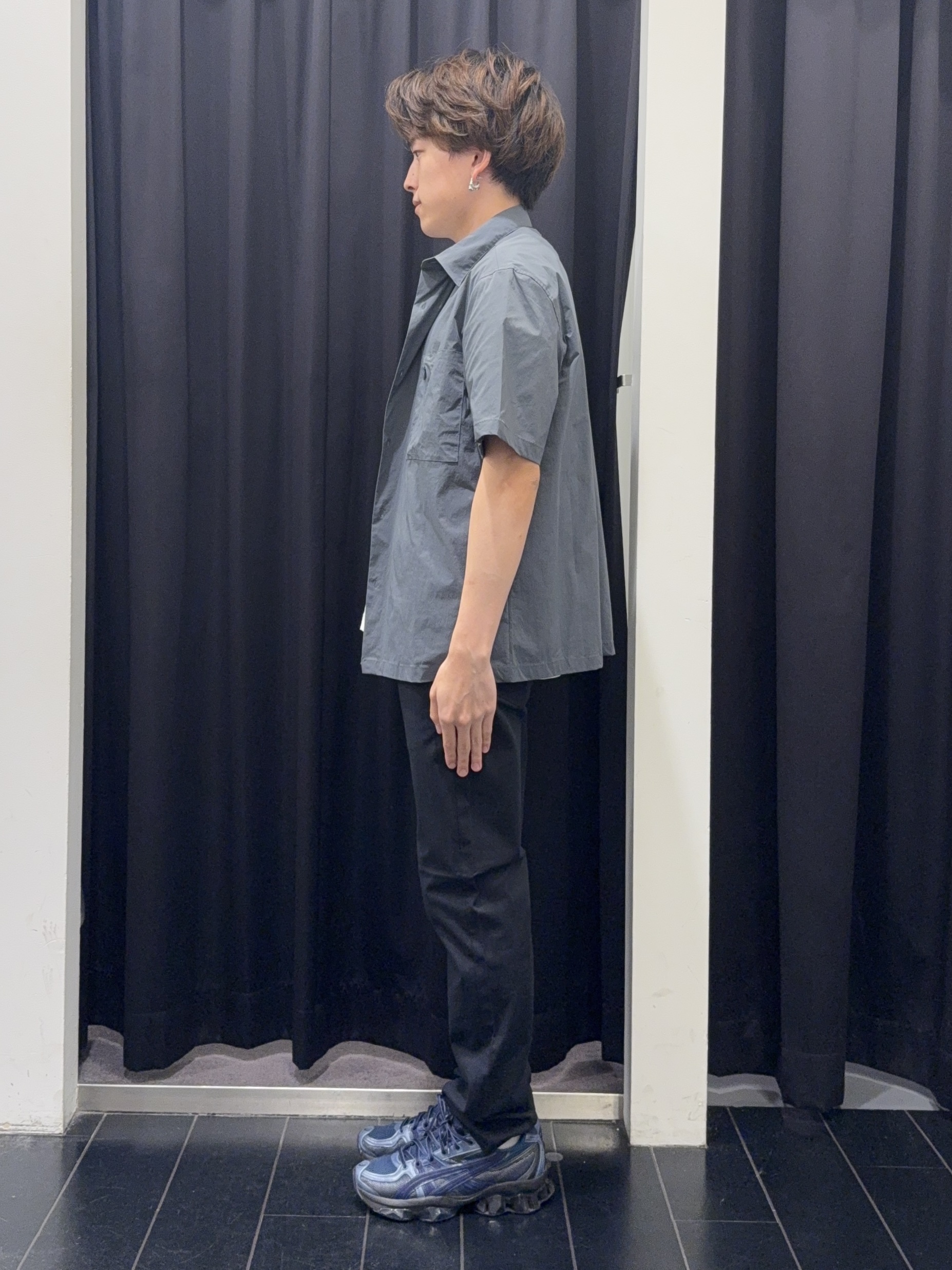 カシマさんの「THE SHOP TK｜【接触冷感/洗濯機OK/セットアップ可】ナイロンストレッチ半袖シャツ」を使ったコーディネート