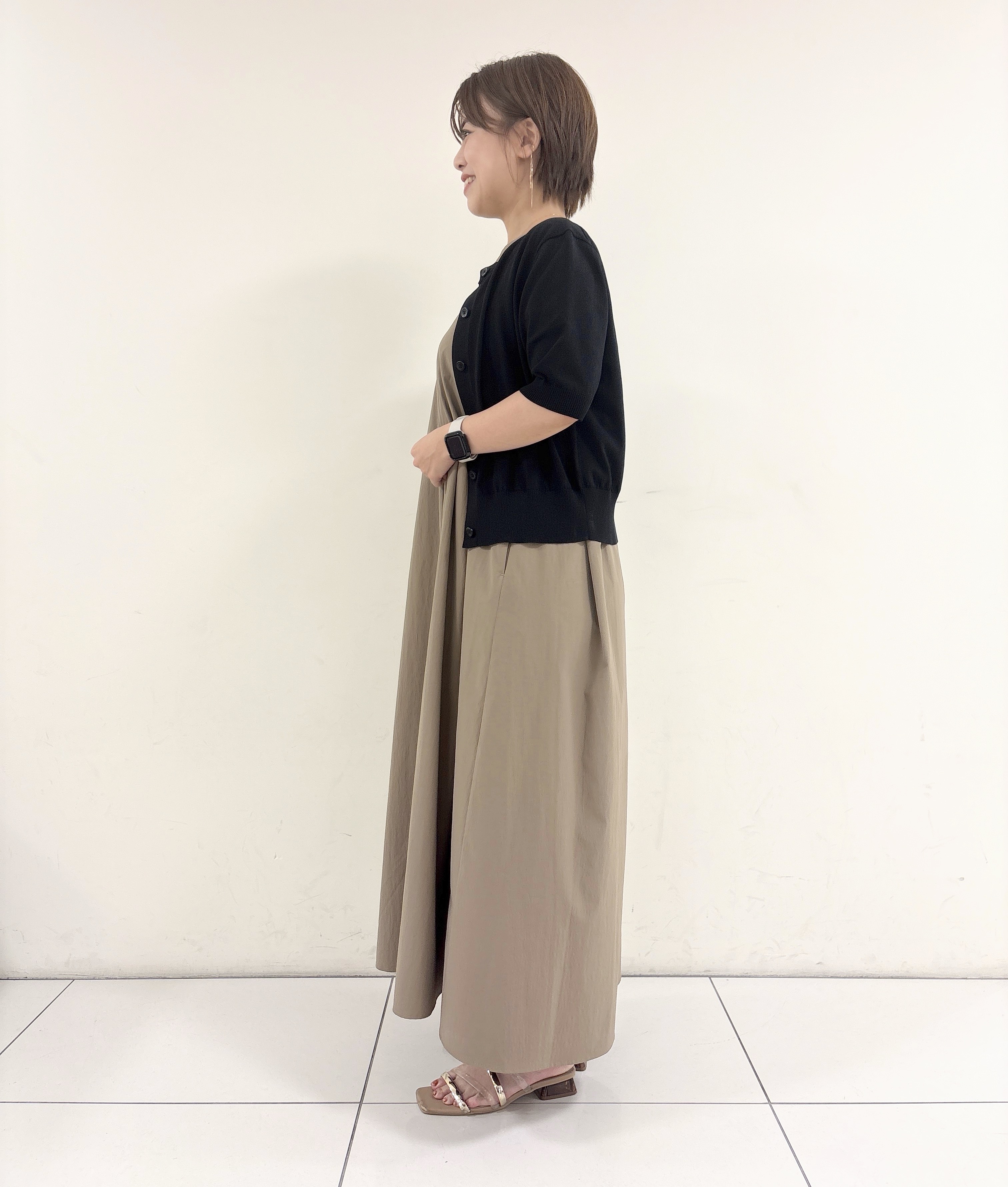 ayumiさんの「UNTITLED｜【すっきり秋羽織り/前開きボタン】ドライタッチ5分袖カーディガン」を使ったコーディネート