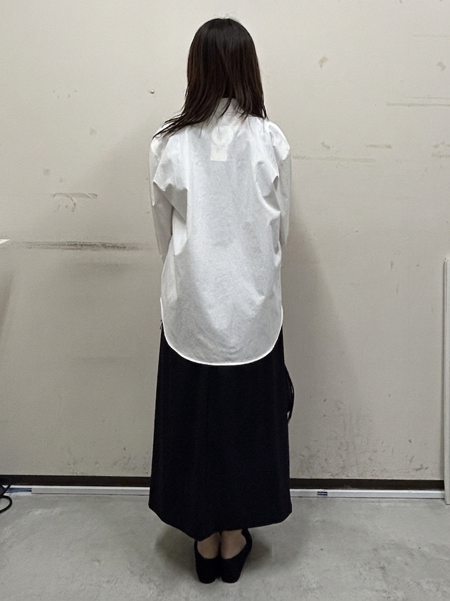 noeさんの「INDIVI｜【UV／接触冷感／高ストレッチ】フロントタックシャツ」を使ったコーディネート