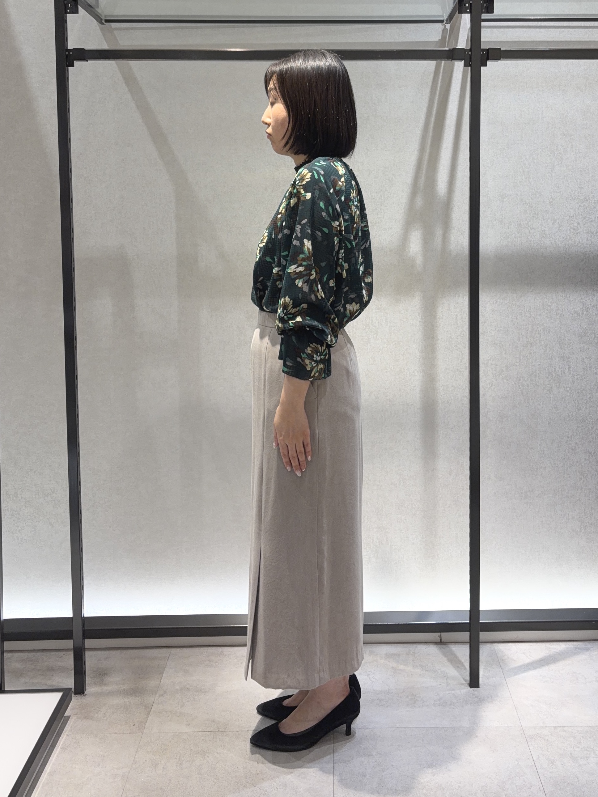 わたなべさんの「UNTITLED｜フラワープリントブラウス」を使ったコーディネート