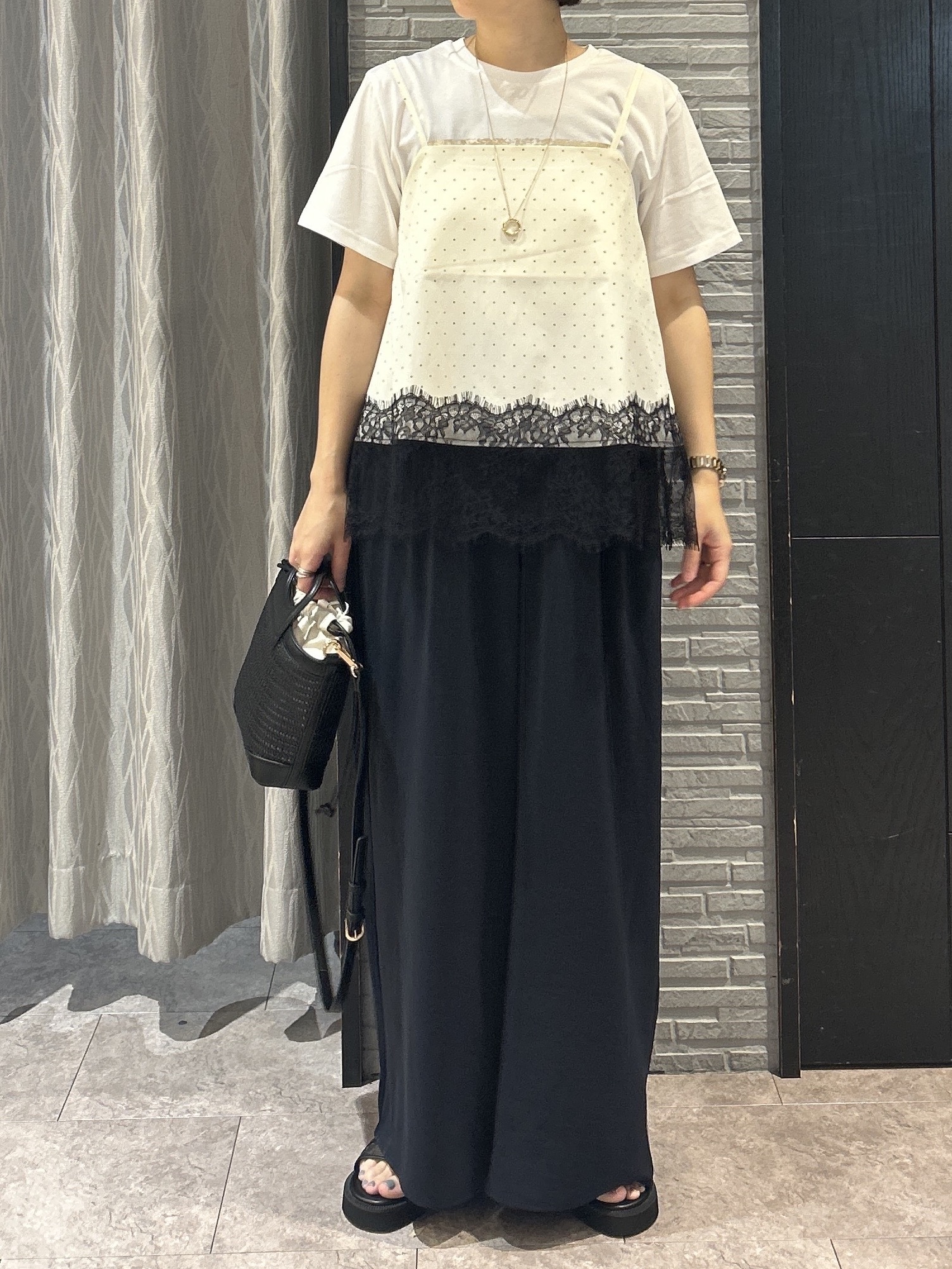 ga_riさんの「THE SHOP TK｜【セットアップ可】ドット柄 レース切替キャミソール」を使ったコーディネート