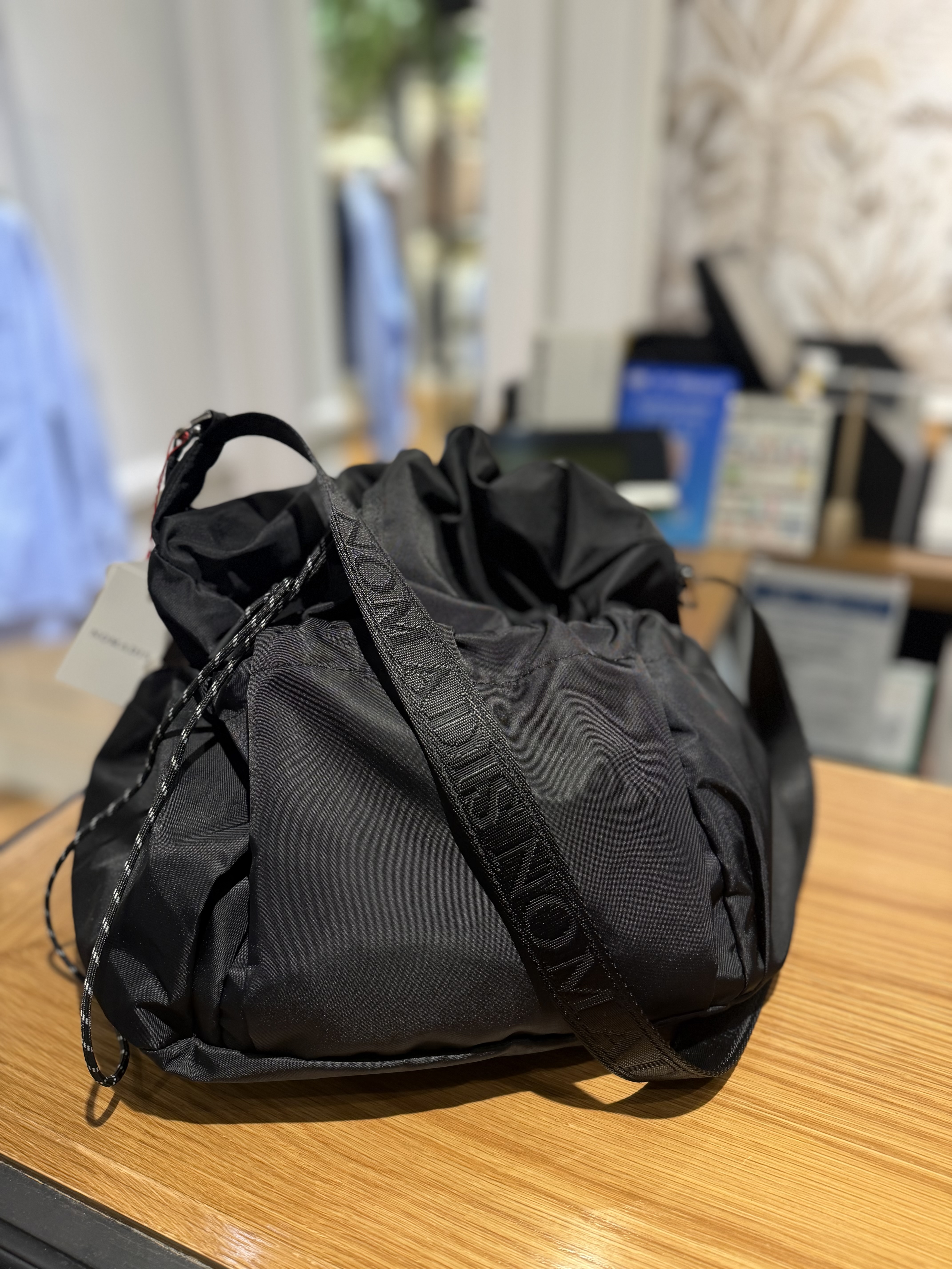 renaさんの「DRESSTERIOR｜◆BATONER（バトナー）BLOWSING Vネック　ロングスリーブ」を使ったコーディネート
