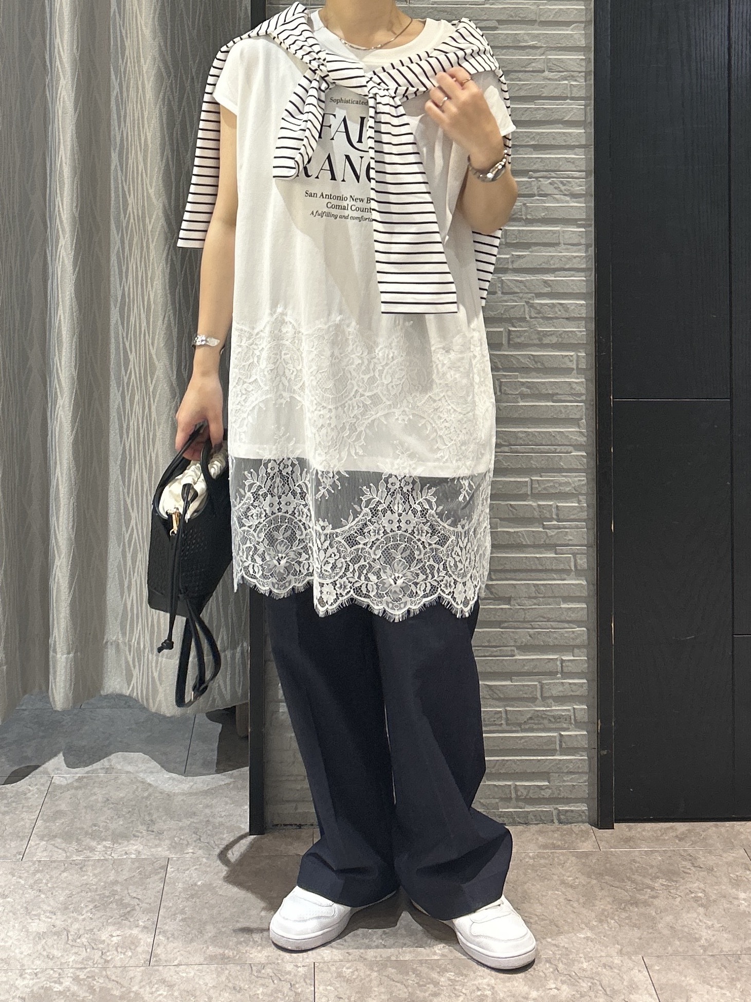 ga_riさんの「THE SHOP TK｜レース切替 ロングTシャツ」を使ったコーディネート