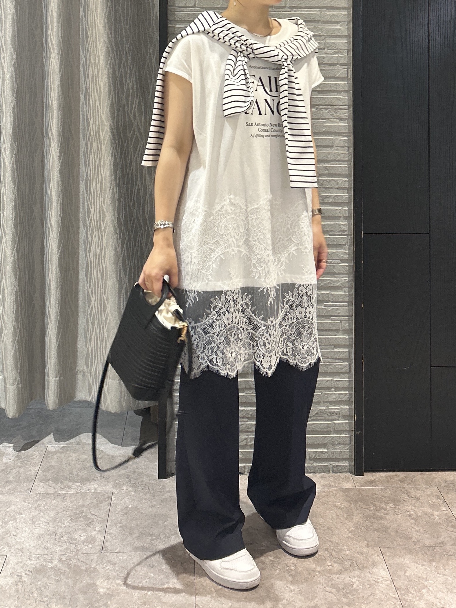 ga_riさんの「THE SHOP TK｜レース切替 ロングTシャツ」を使ったコーディネート