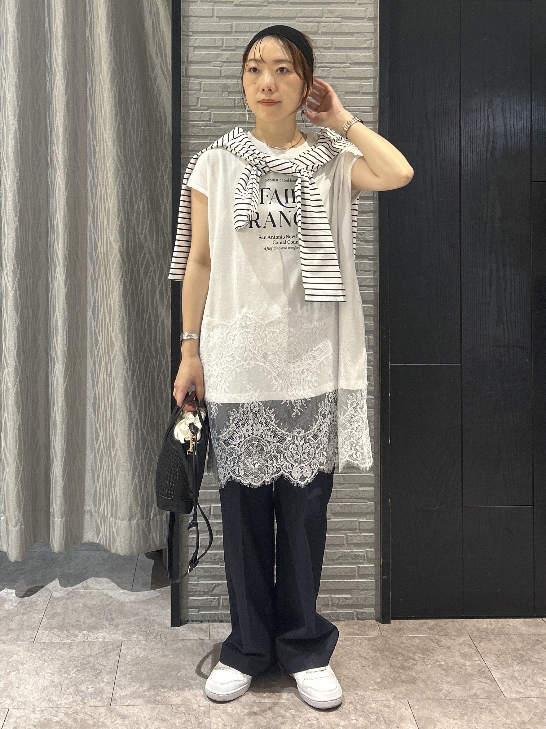 ga_riさんの「THE SHOP TK｜レース切替 ロングTシャツ」を使ったコーディネート