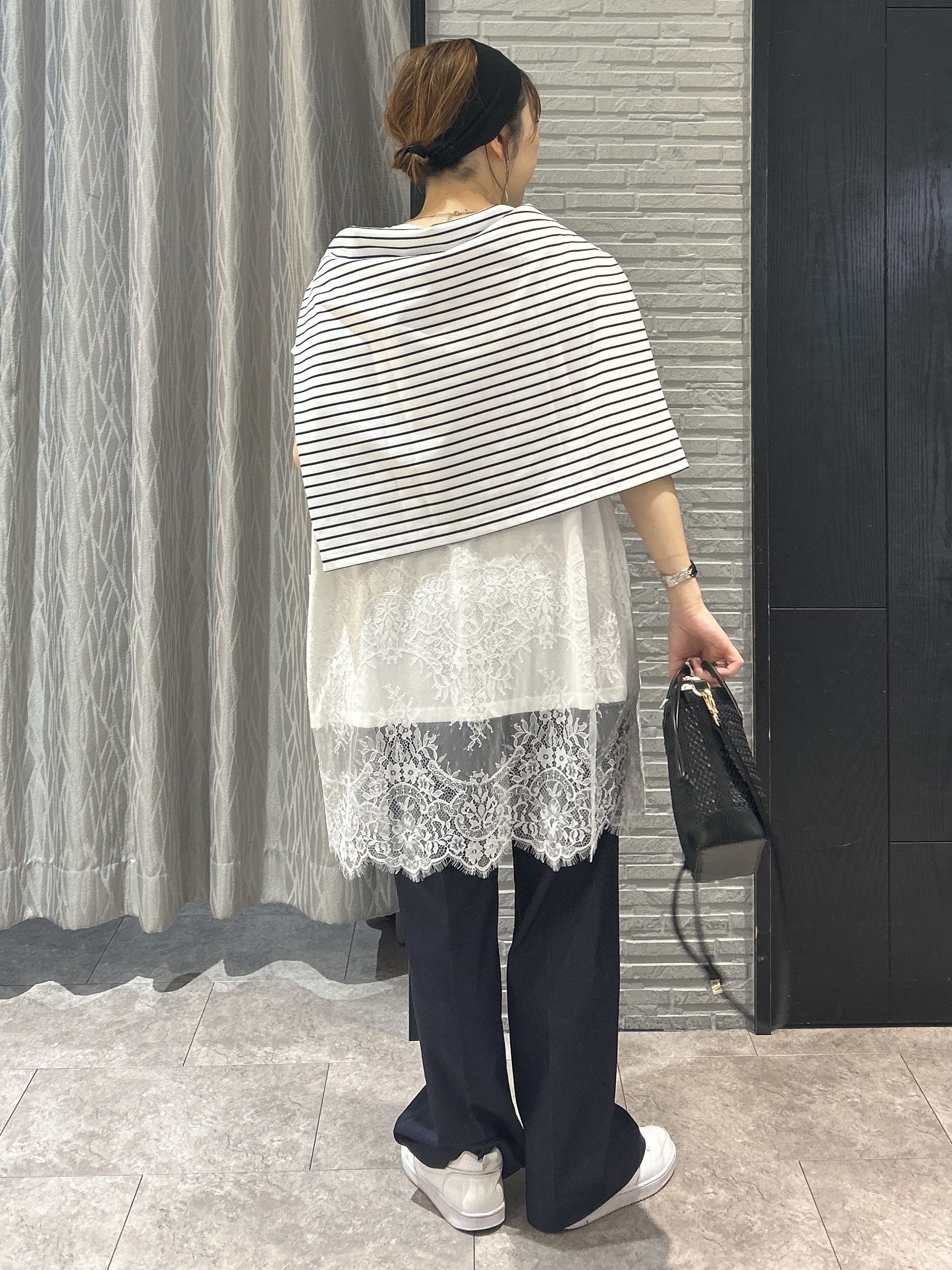 ga_riさんの「THE SHOP TK｜レース切替 ロングTシャツ」を使ったコーディネート