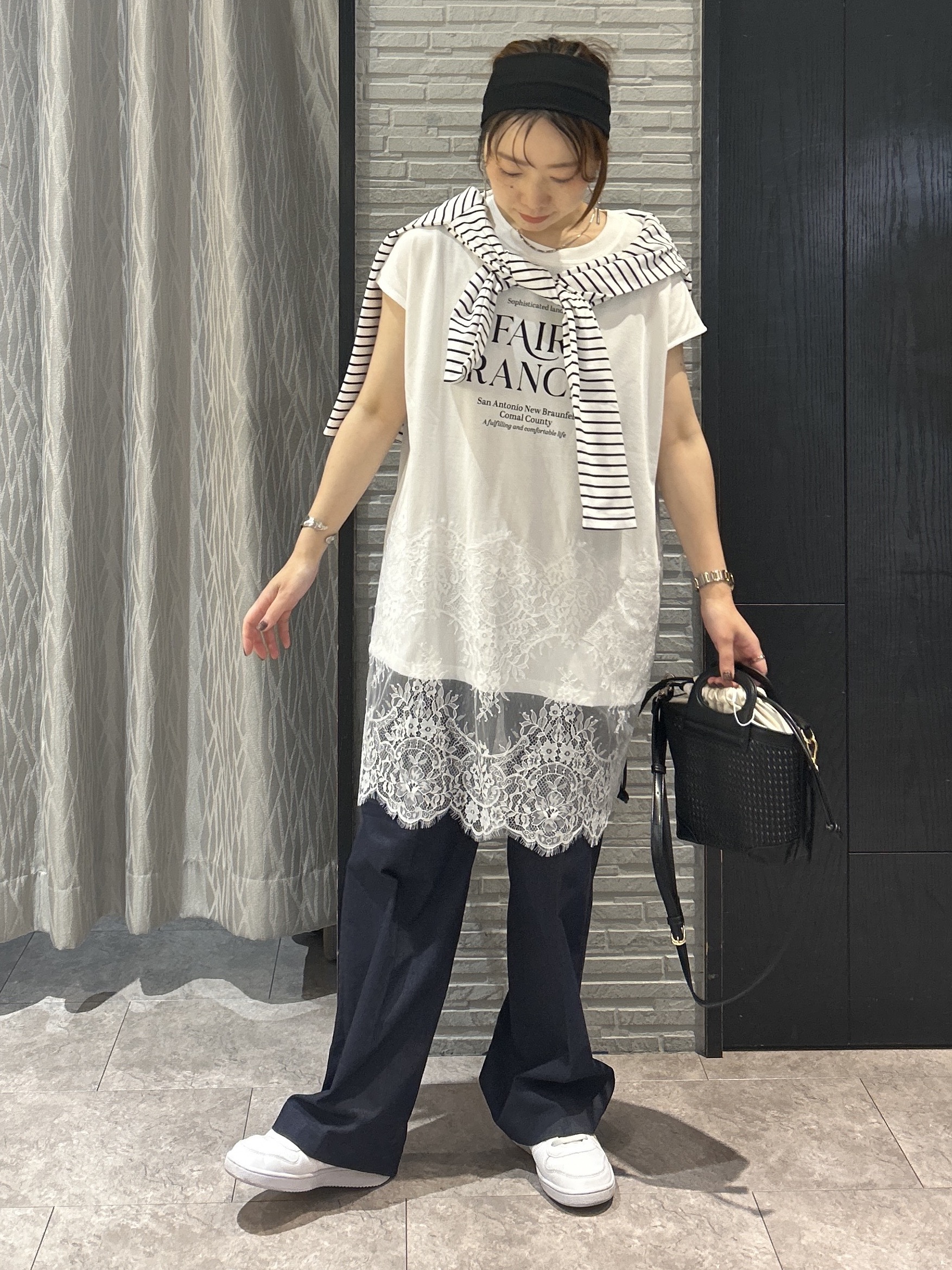 ga_riさんの「THE SHOP TK｜レース切替 ロングTシャツ」を使ったコーディネート