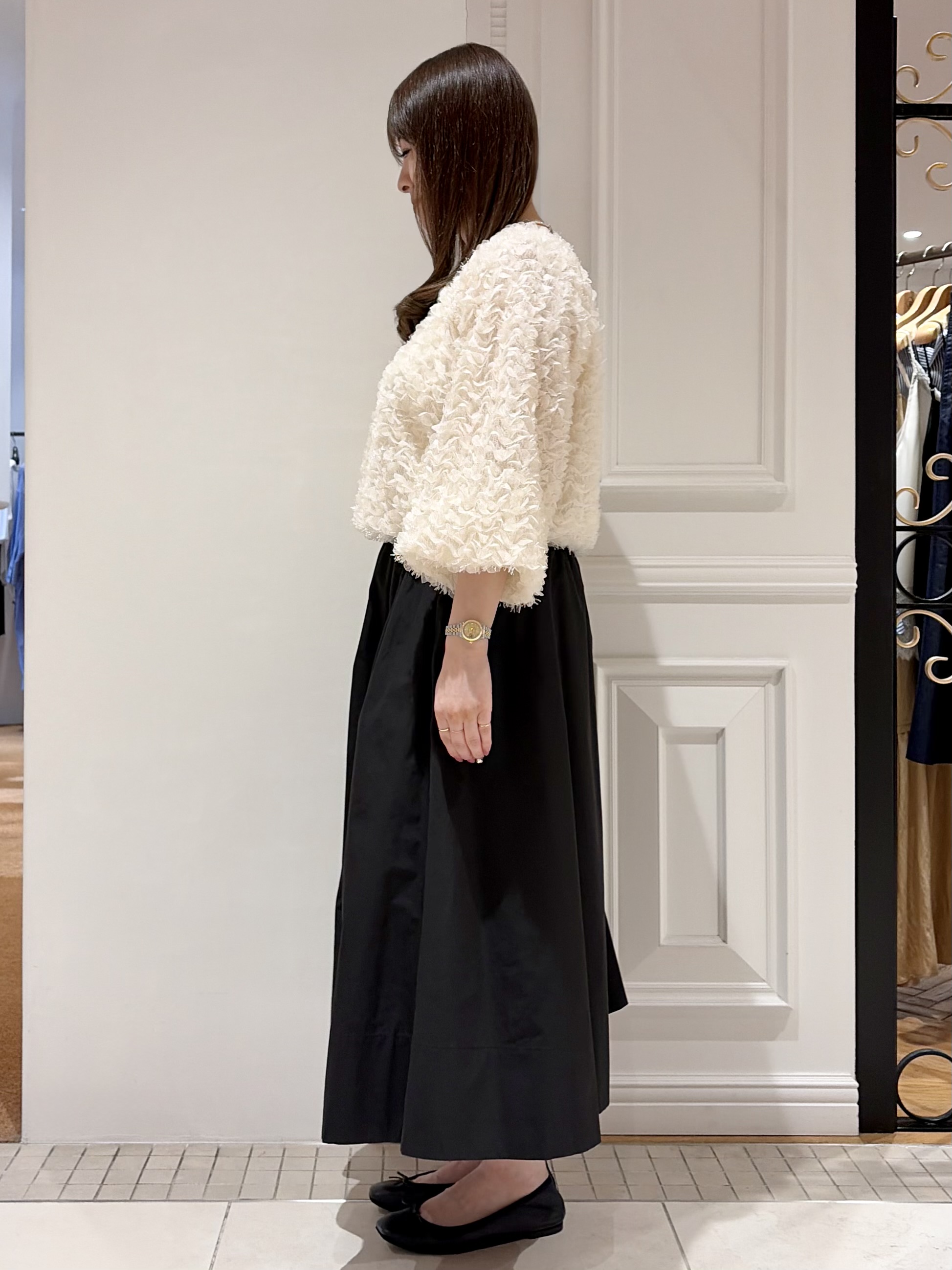 minowaさんの「DRESSTERIOR｜provoke（プロヴォーク）【別注】 フワラーモチーフブラウス」を使ったコーディネート