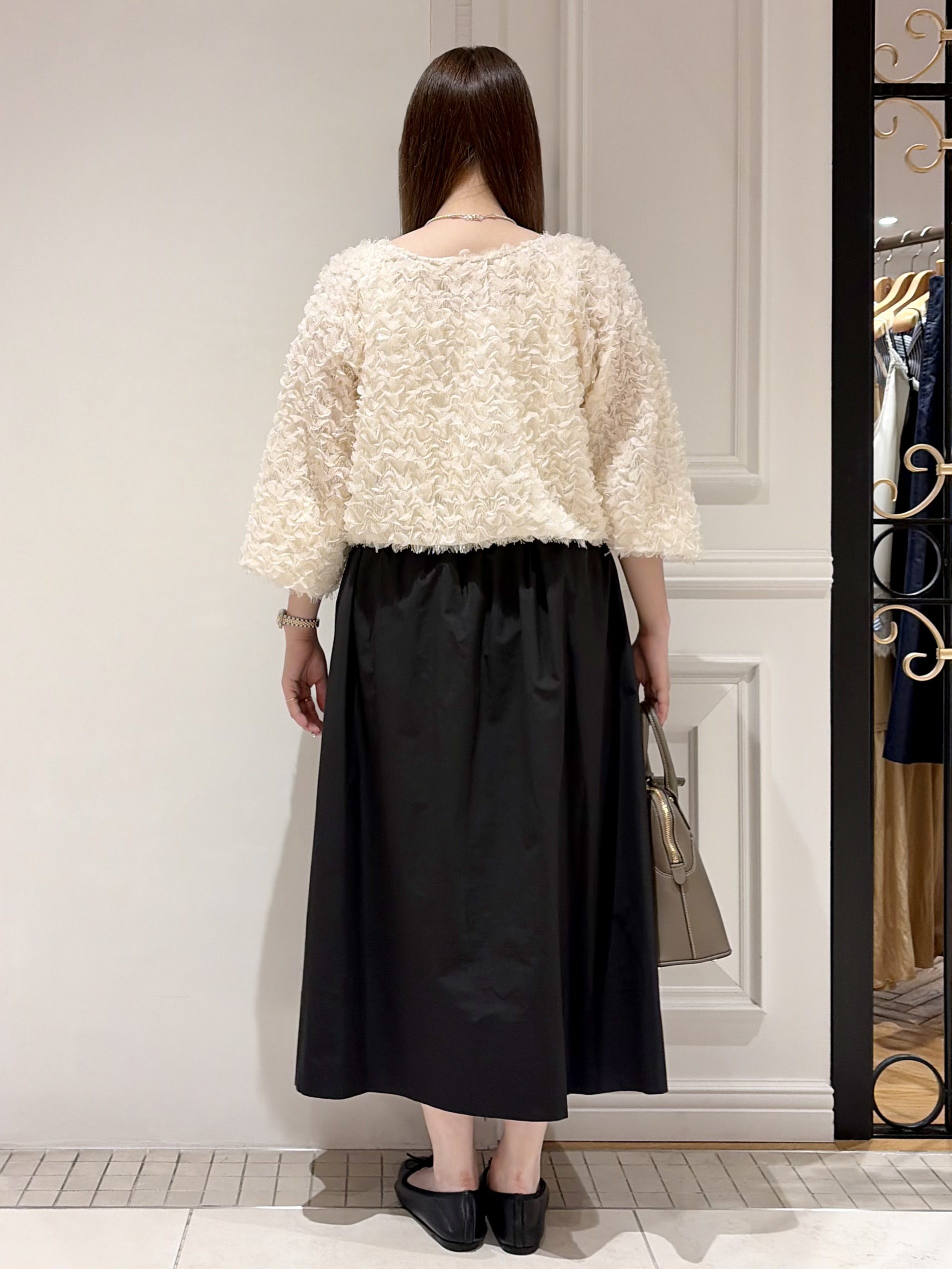 minowaさんの「DRESSTERIOR｜provoke（プロヴォーク）【別注】 フワラーモチーフブラウス」を使ったコーディネート
