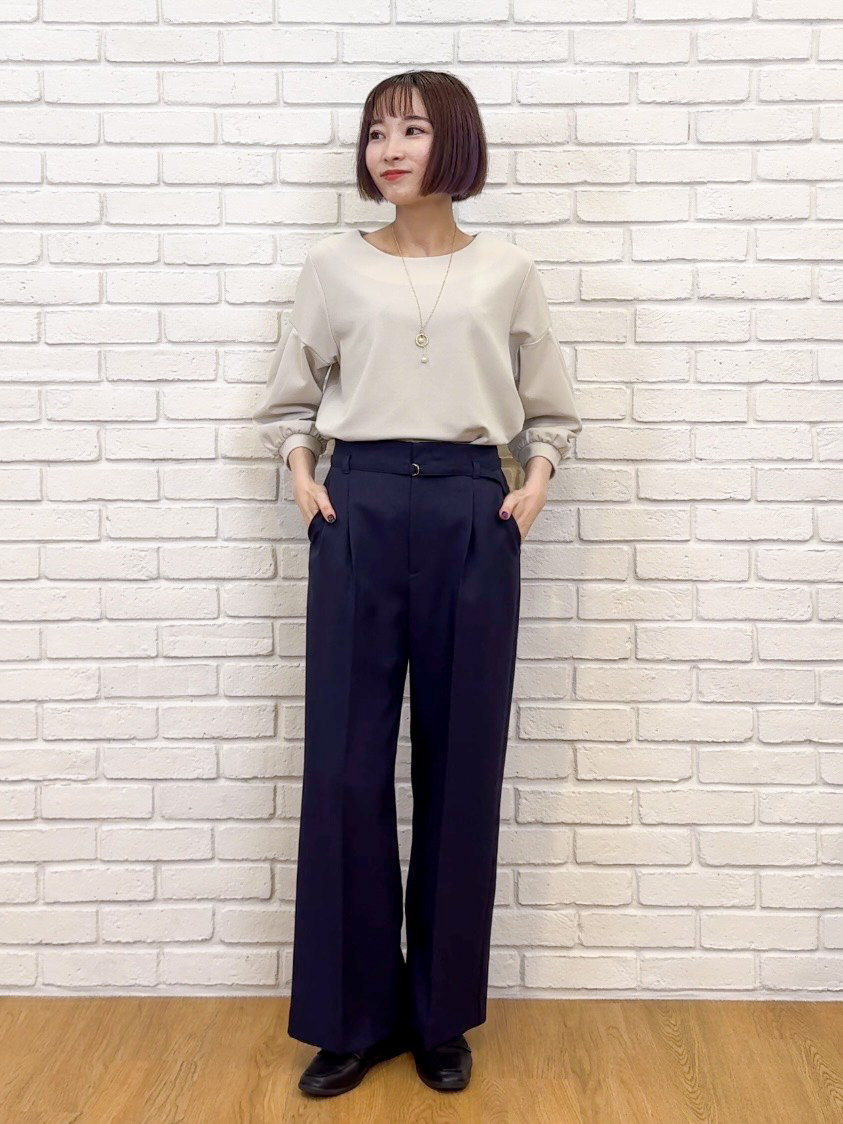 𝐜𝐡𝐢𝐤𝐚さんの「SHOO･LA･RUE｜【着丈選べる/2点セット】ネックレス付き やわらか8分袖ブラウス」を使ったコーディネート