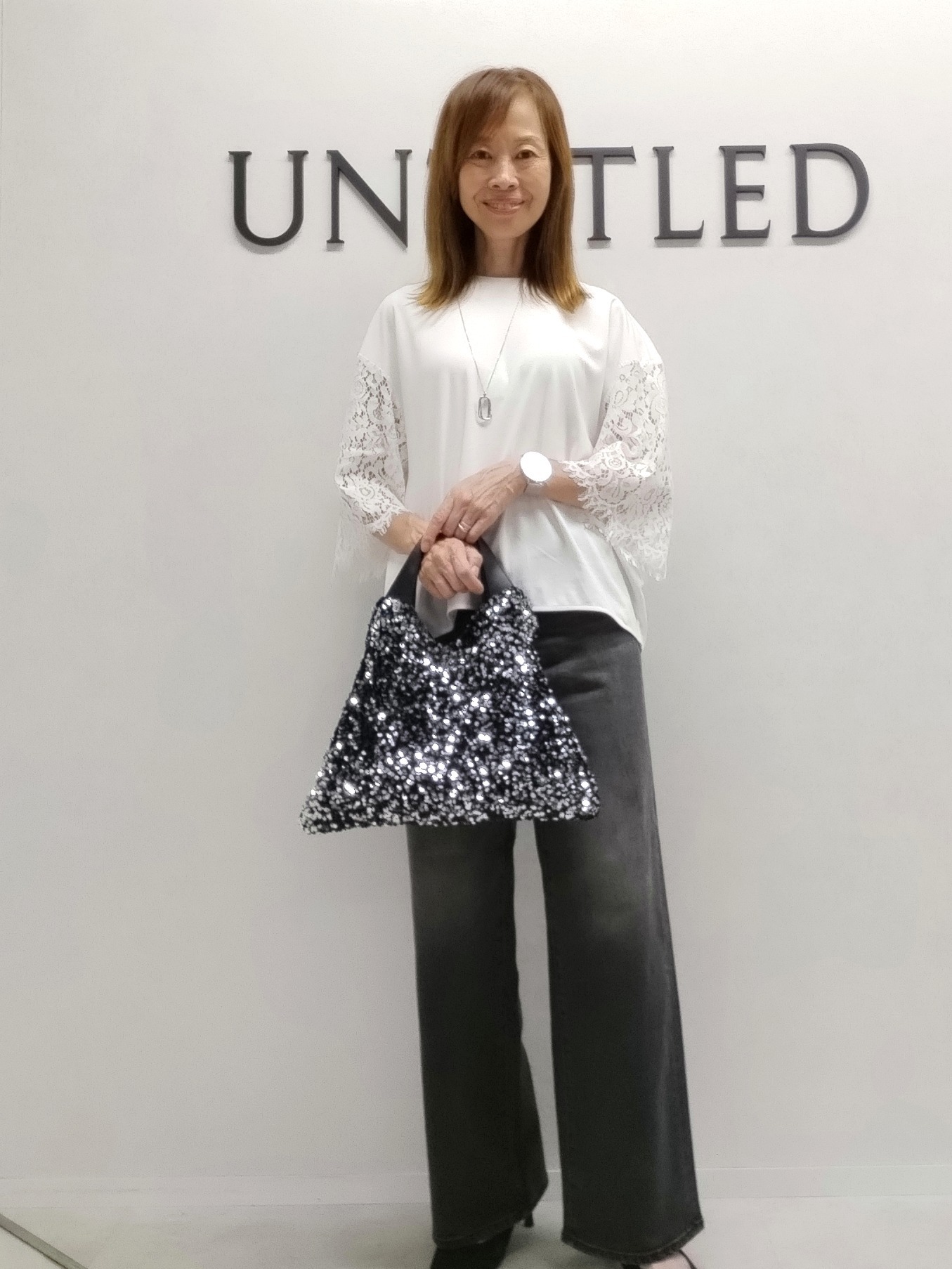 もりさんの「UNTITLED｜【秋映え/甘めTシャツ】袖レースプルオーバー」を使ったコーディネート