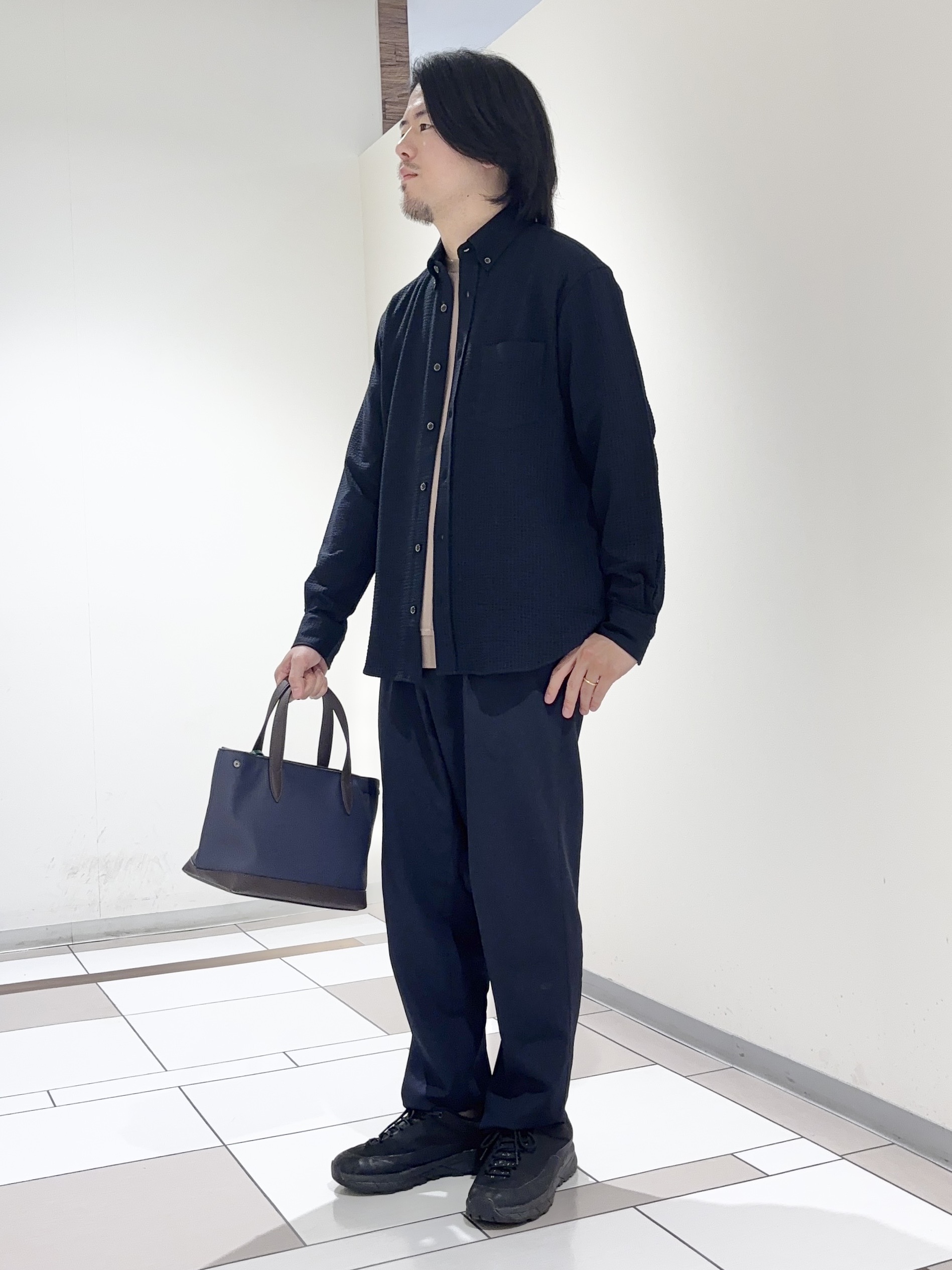 及川さんの「TAKEO KIKUCHI｜【抗菌防臭/シーズンレス】シアサッカー ジャージシャツ」を使ったコーディネート