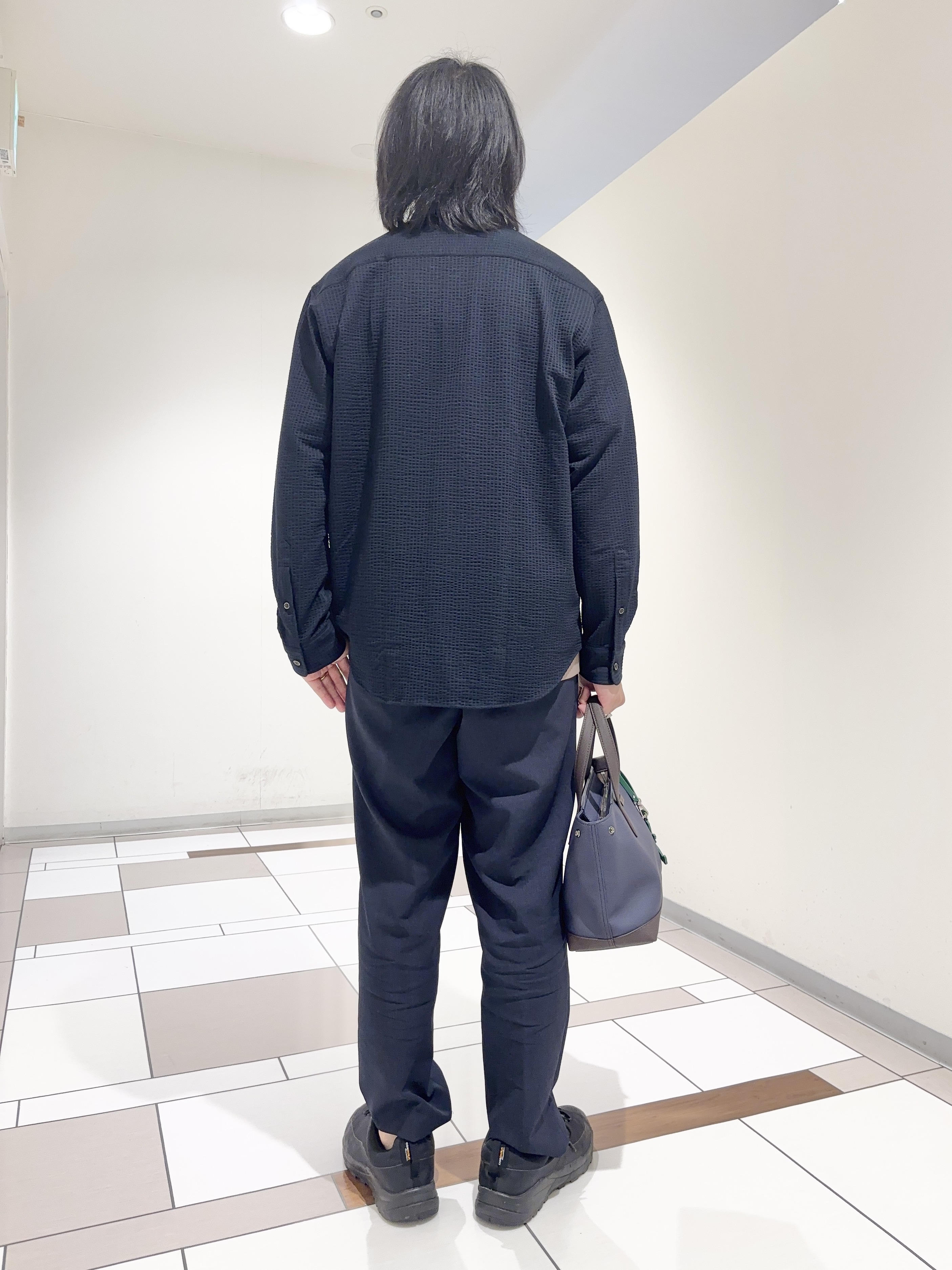 及川さんの「TAKEO KIKUCHI｜【抗菌防臭/シーズンレス】シアサッカー ジャージシャツ」を使ったコーディネート